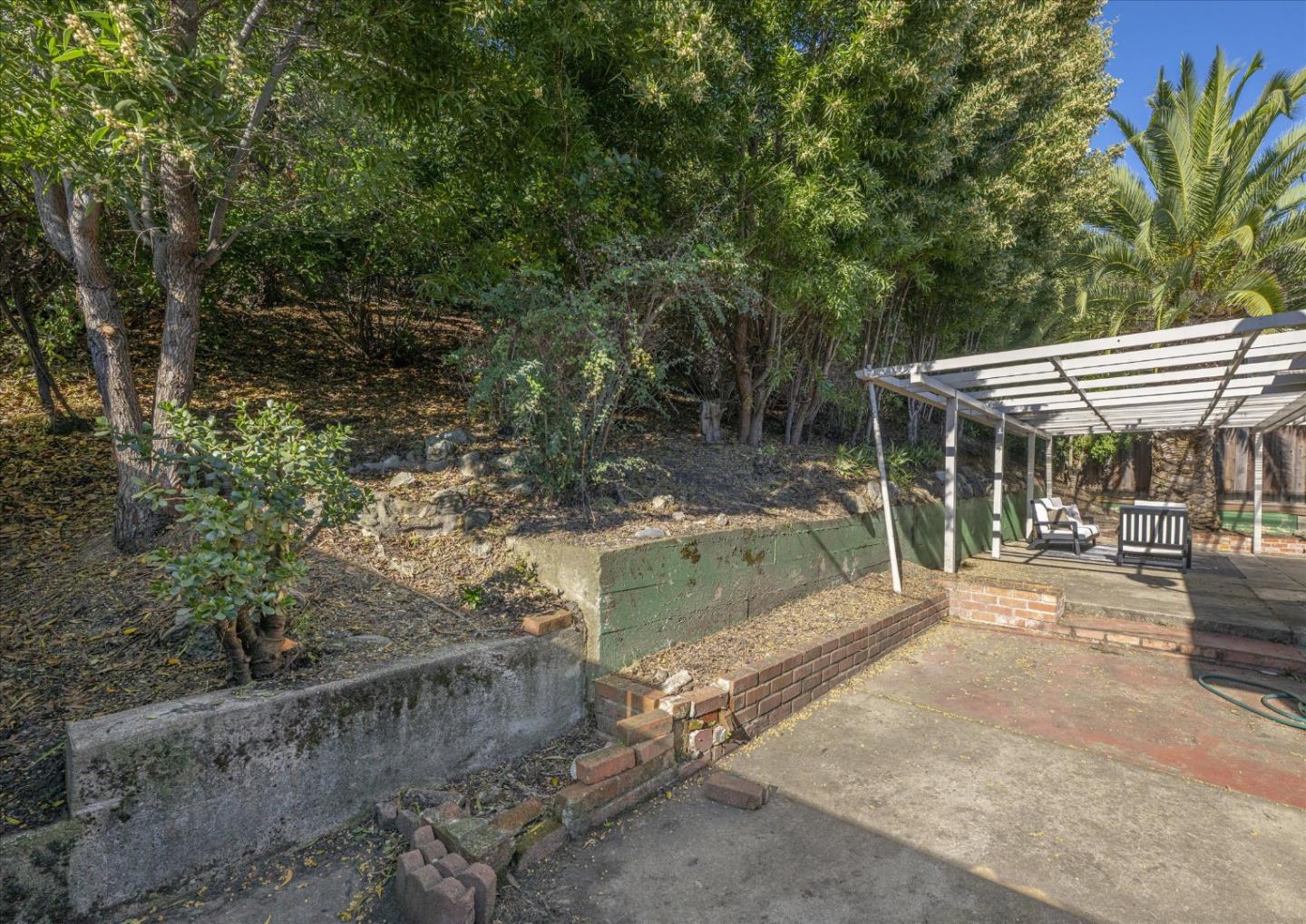 1196 Foothill Street