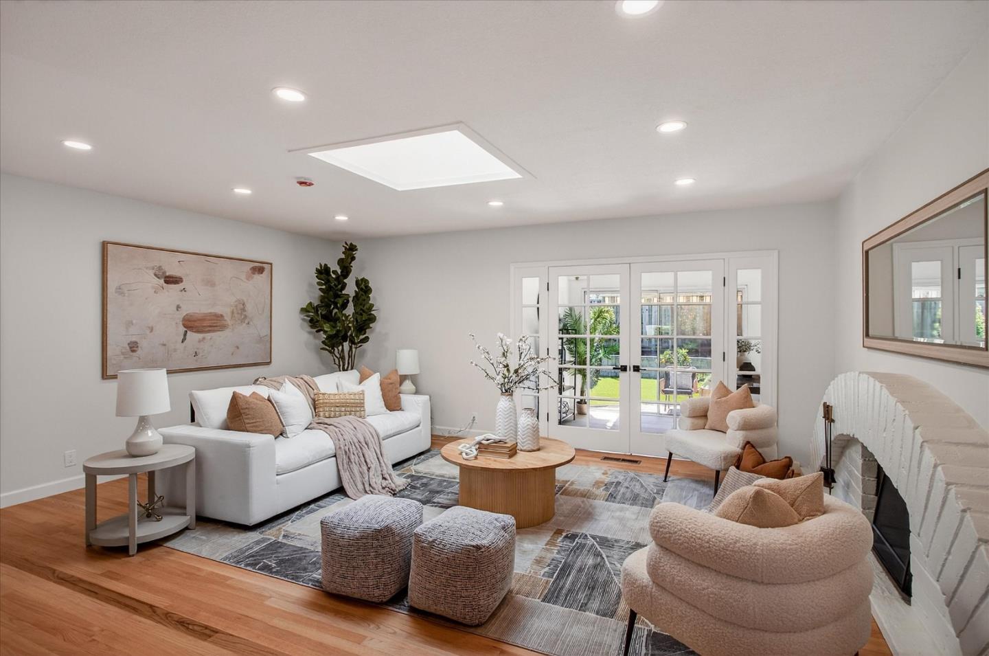 2758 Glorietta Circle