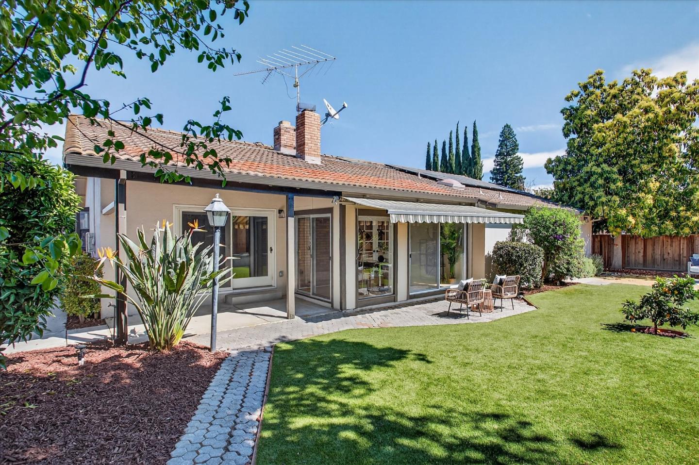 2758 Glorietta Circle