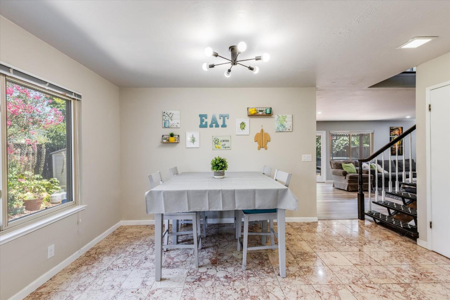 282 Bluefield DR