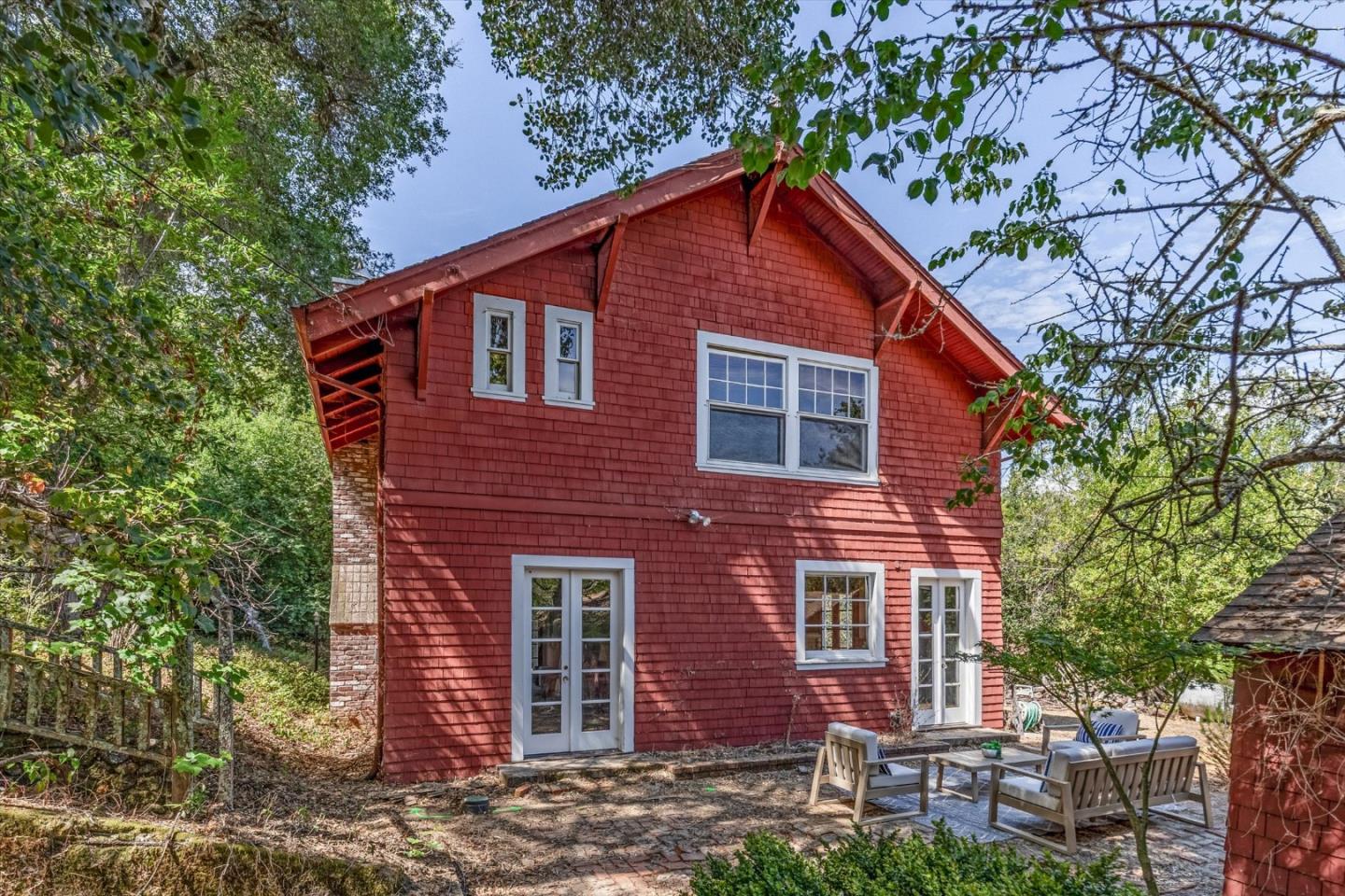 15895 Ravine RD