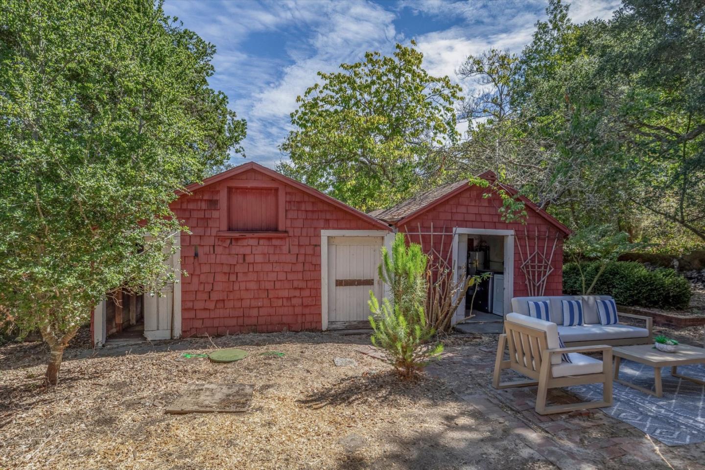 15895 Ravine RD