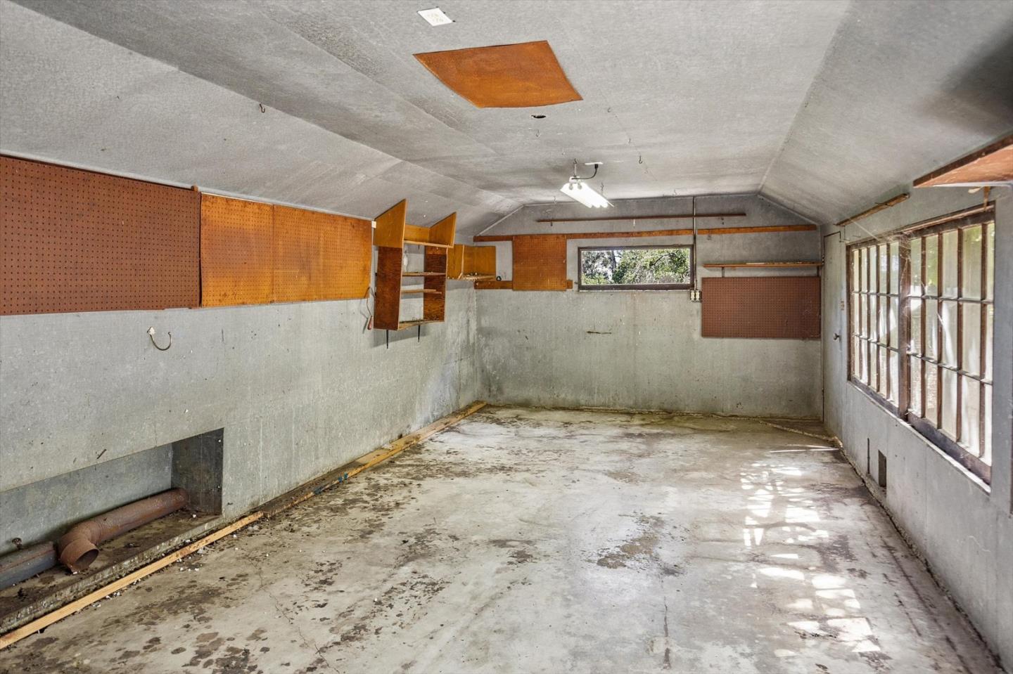 15895 Ravine RD