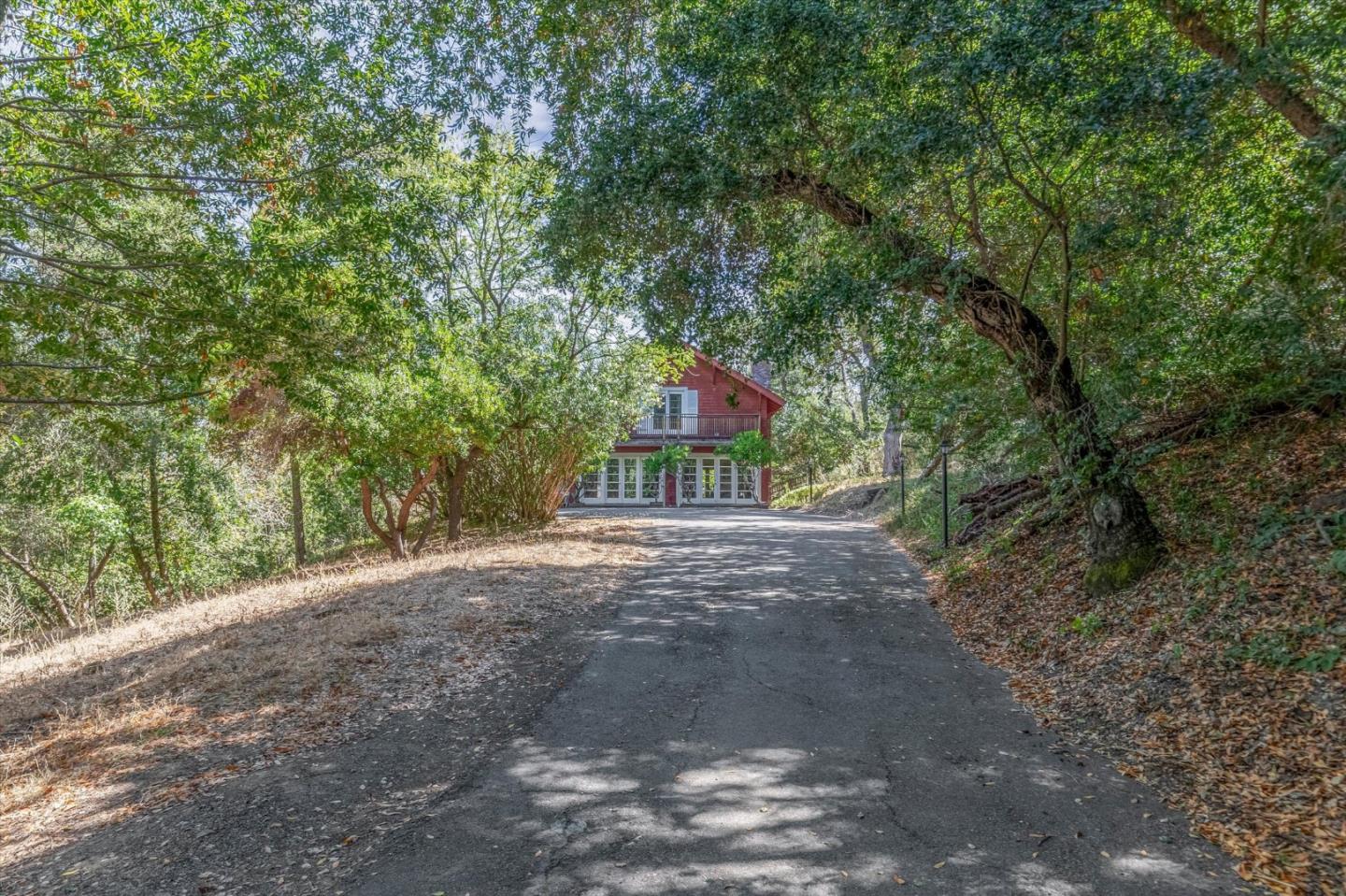 15895 Ravine RD