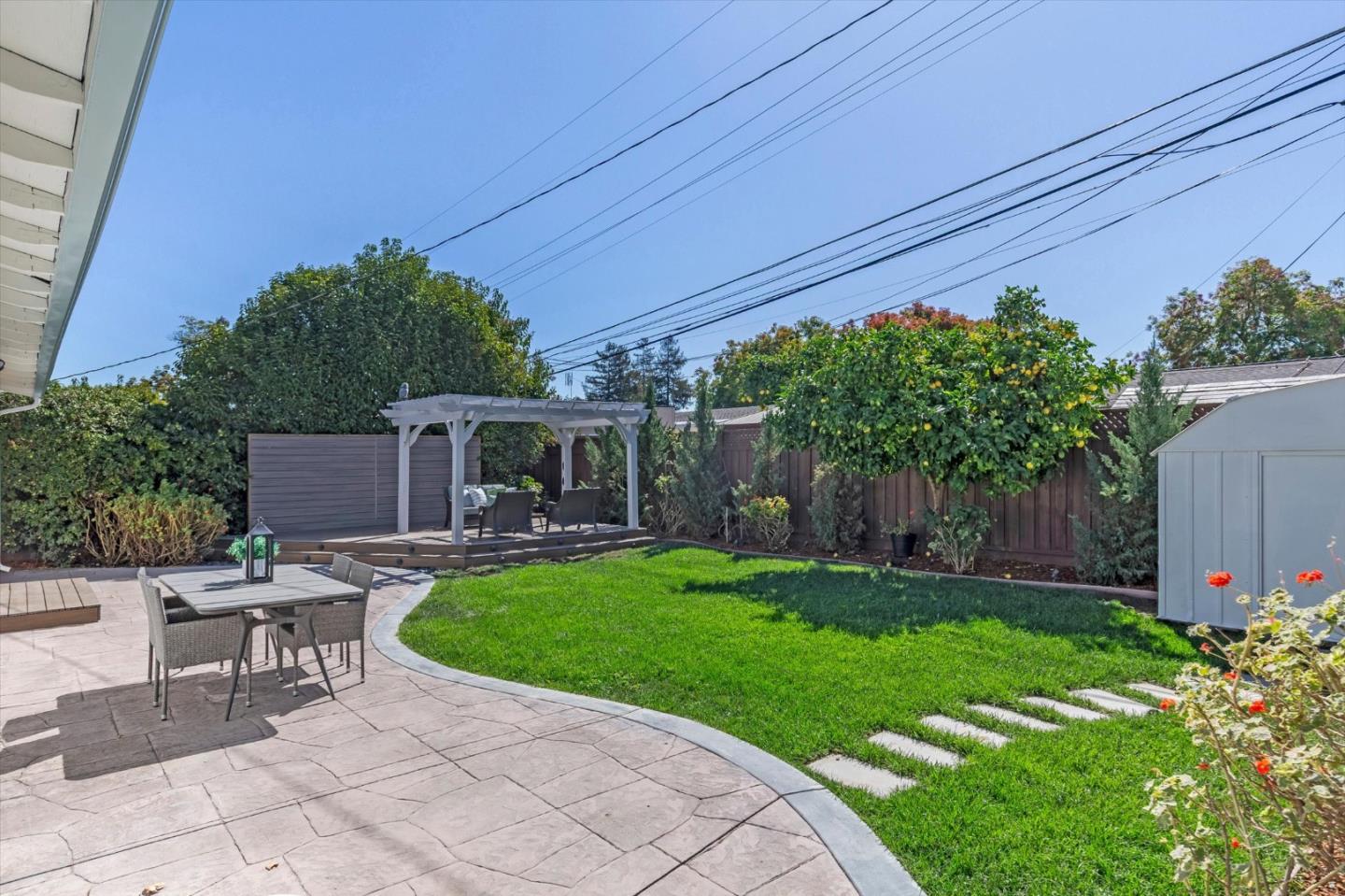 1162 Denver DR