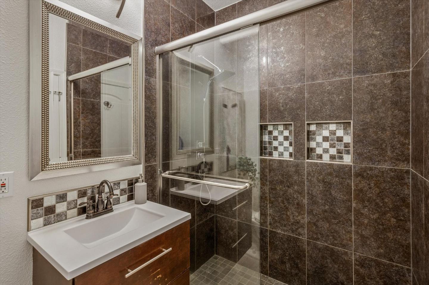 1162 Denver DR