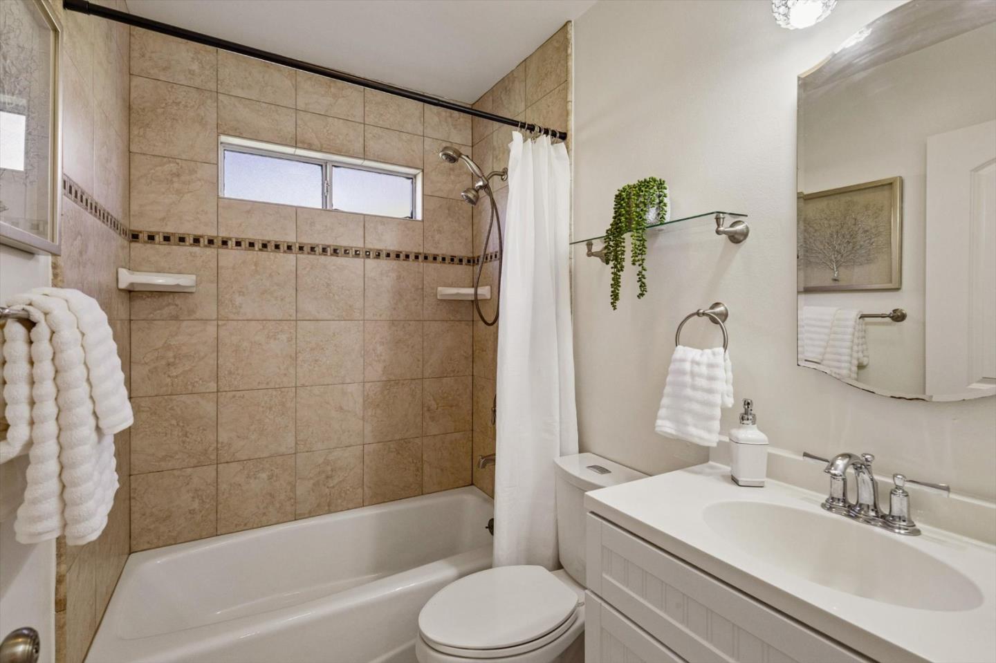 1162 Denver DR