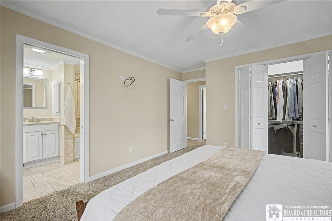 32 University Park