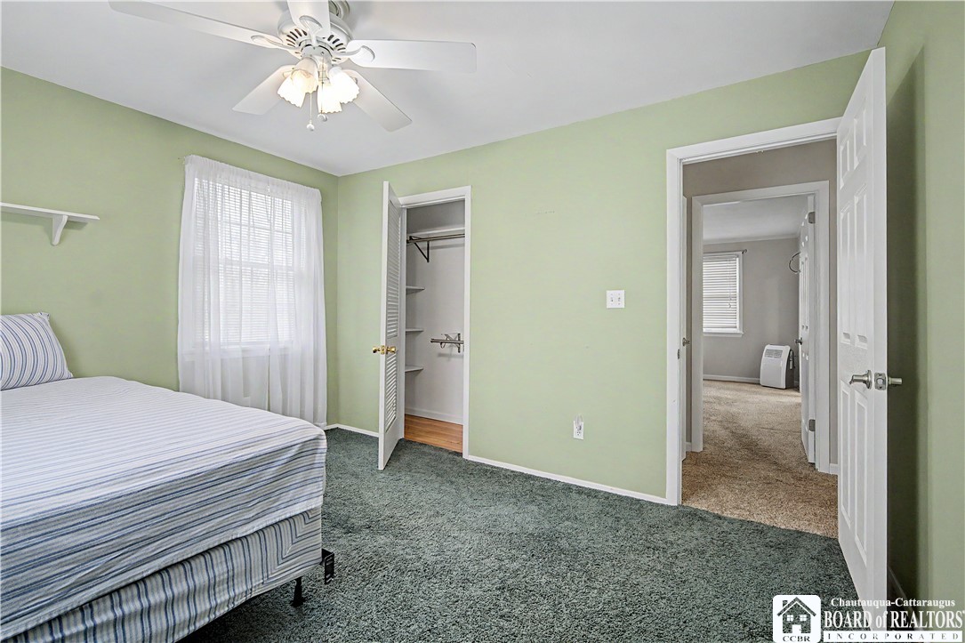 32 University Park