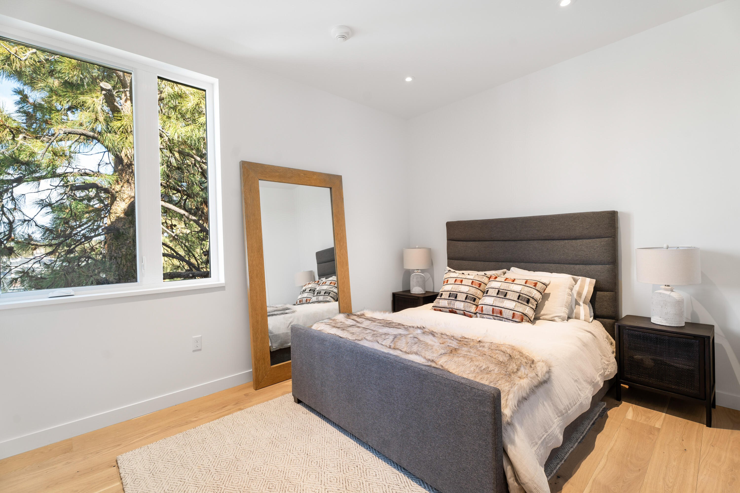 2745 NW Ordway Avenue, 300