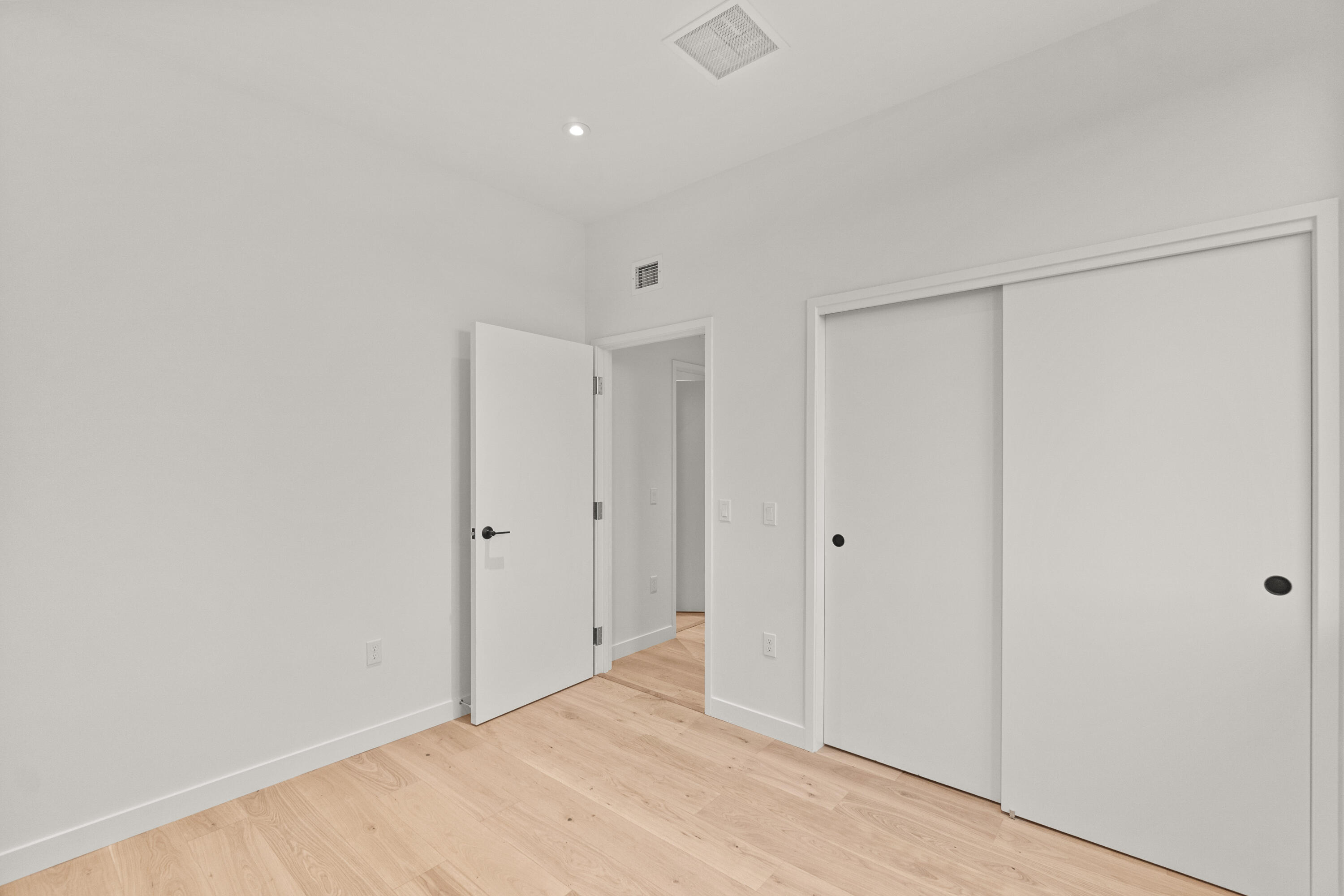 2745 NW Ordway Avenue, 300