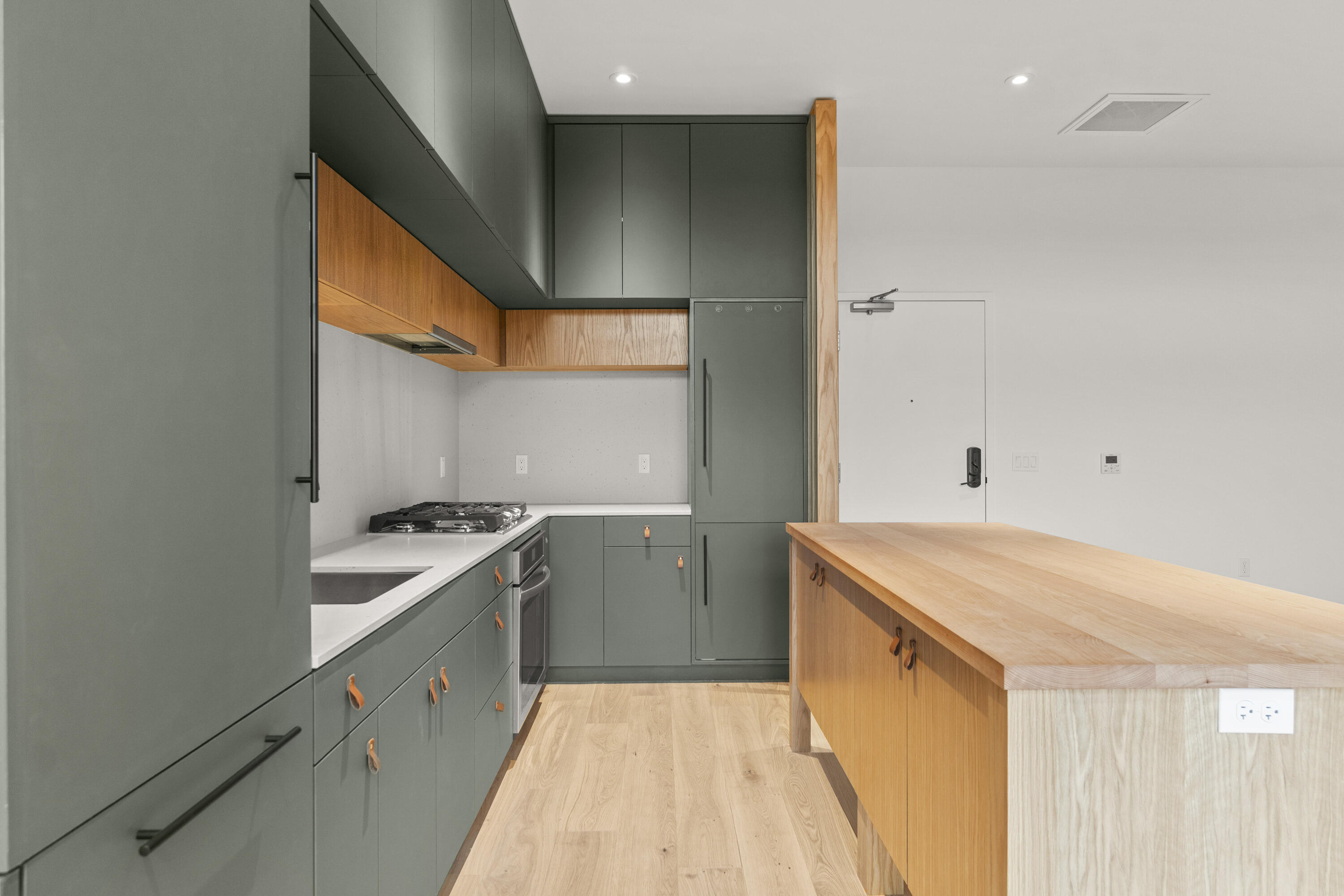 2745 NW Ordway Avenue, 300