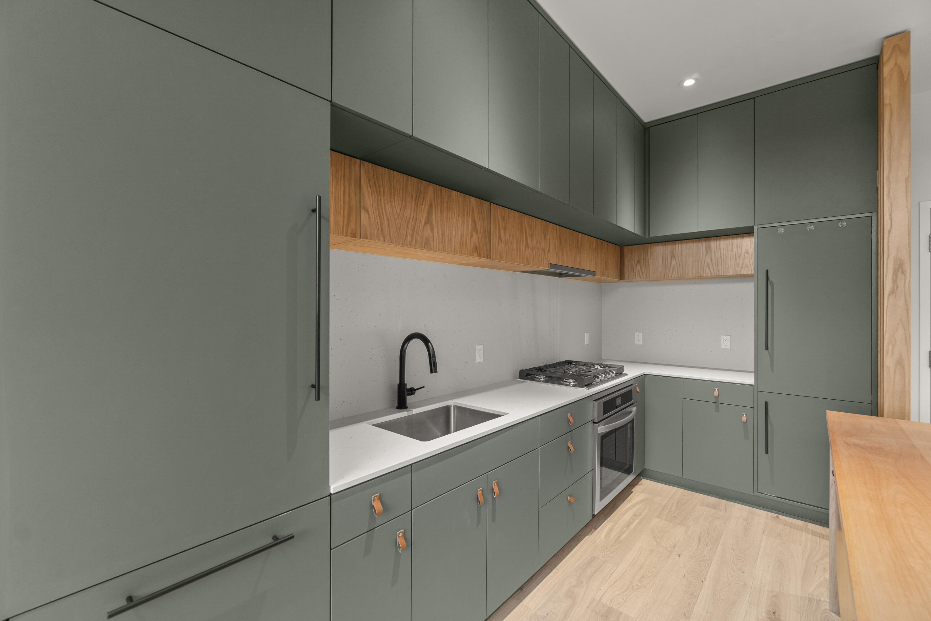 2745 NW Ordway Avenue, 300