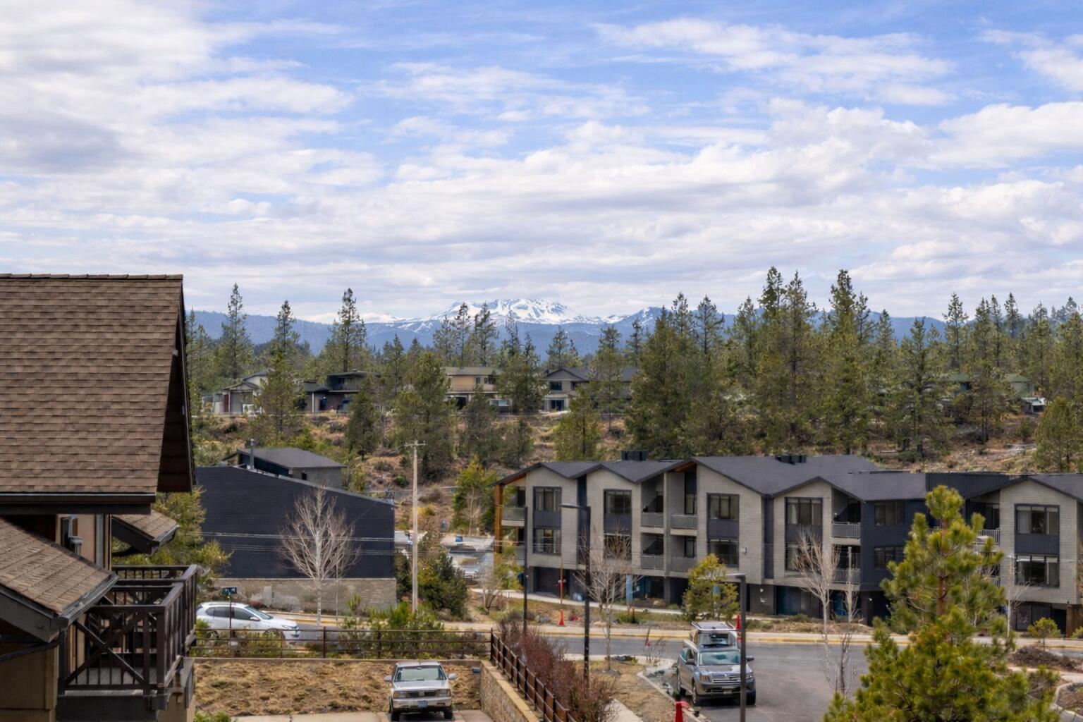 2745 NW Ordway Avenue, 300