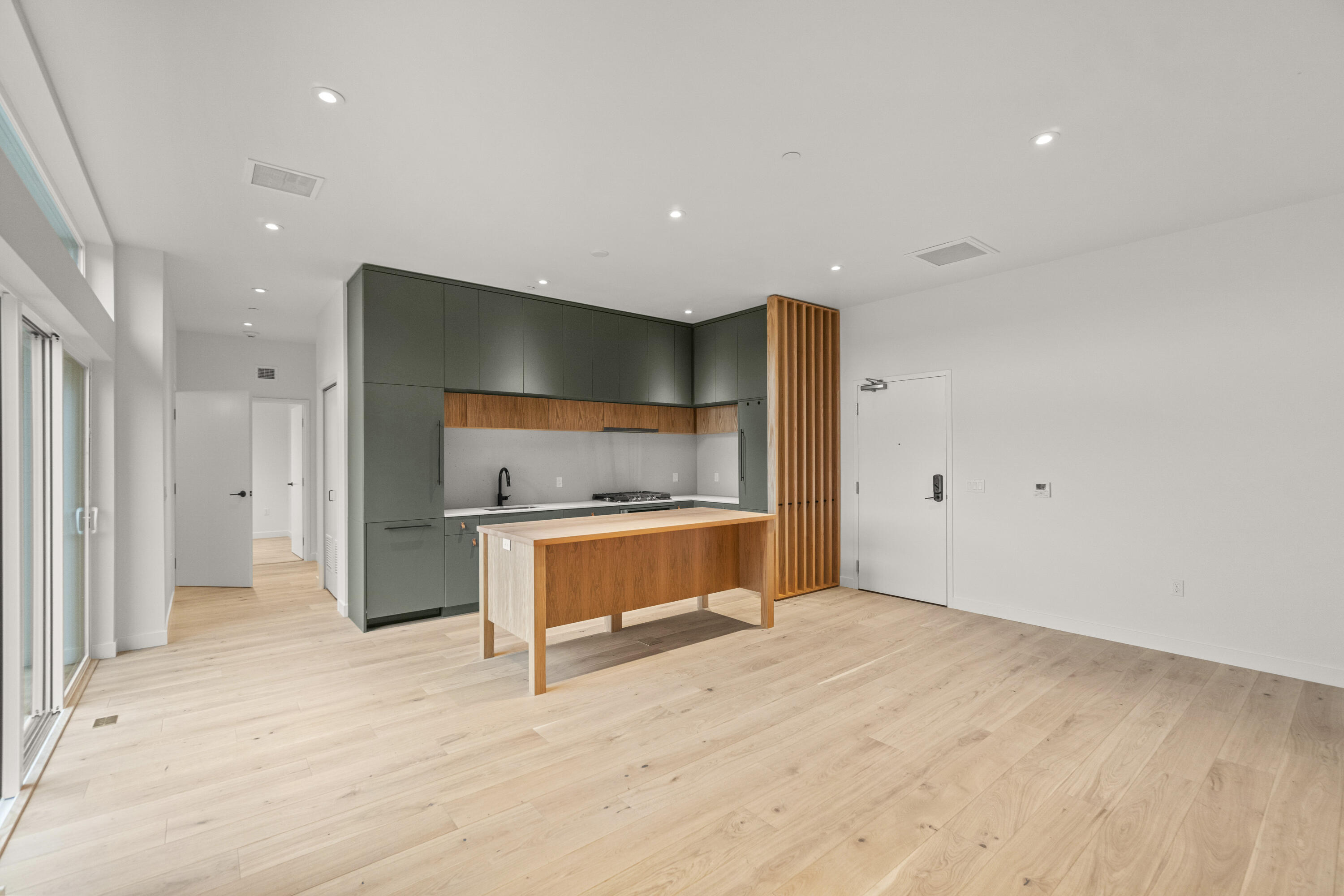 2745 NW Ordway Avenue, 300