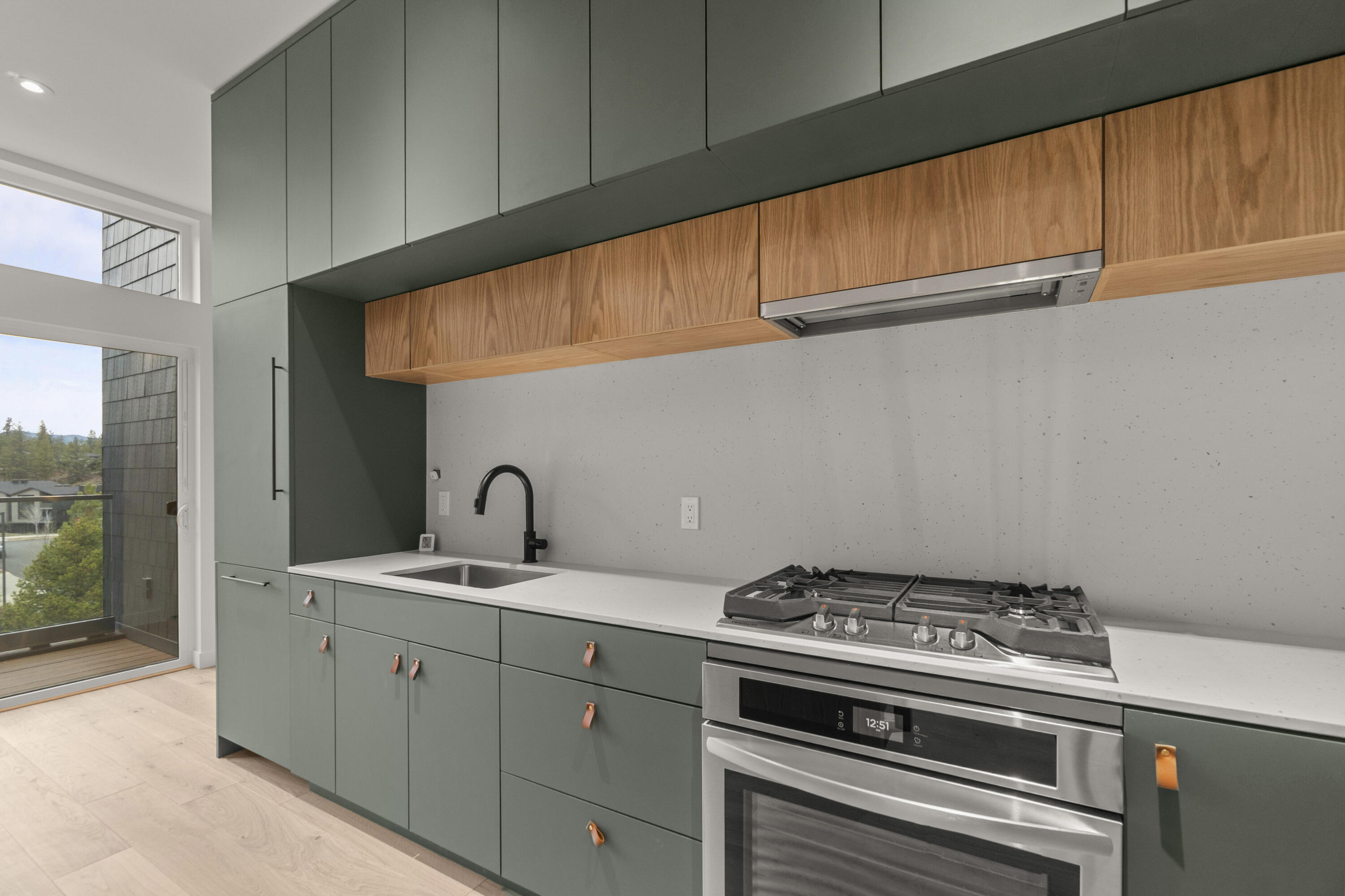 2745 NW Ordway Avenue, 300