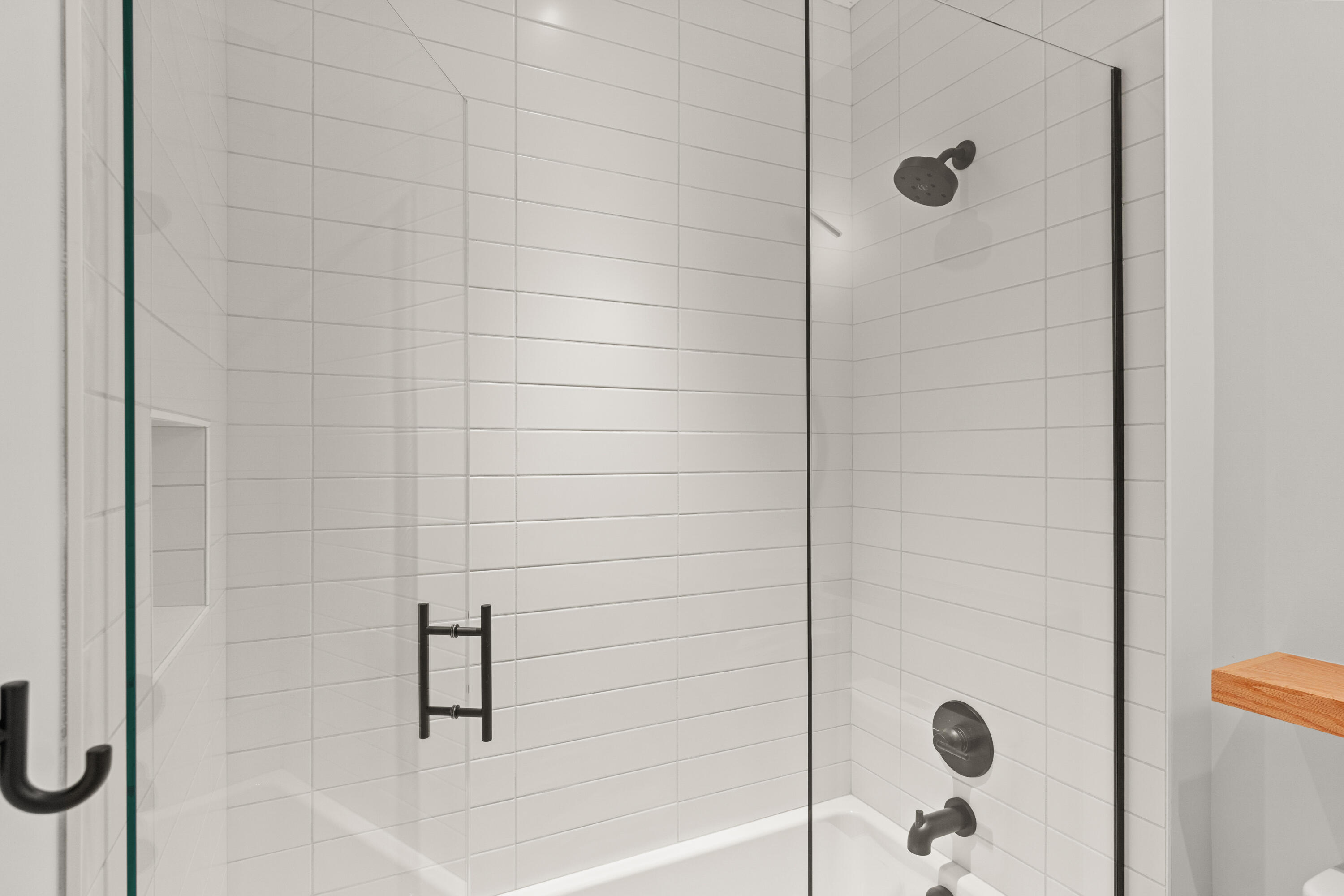 2745 NW Ordway Avenue, 300