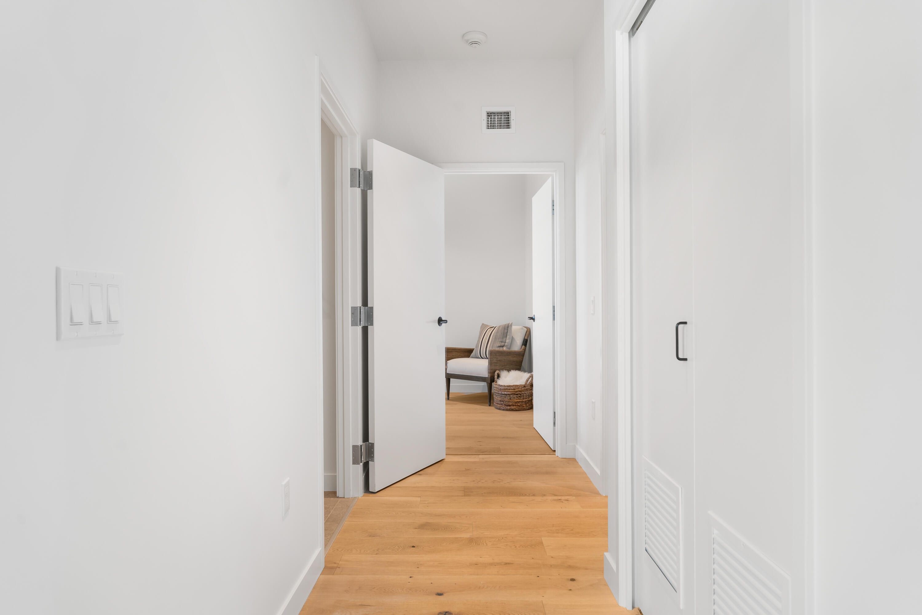 2745 NW Ordway Avenue, 300