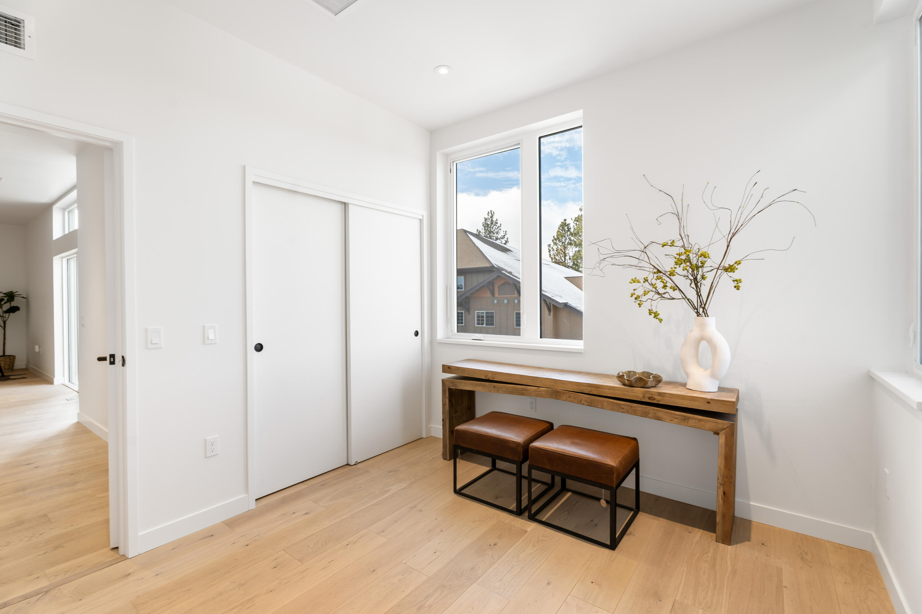 2745 NW Ordway Avenue, 300