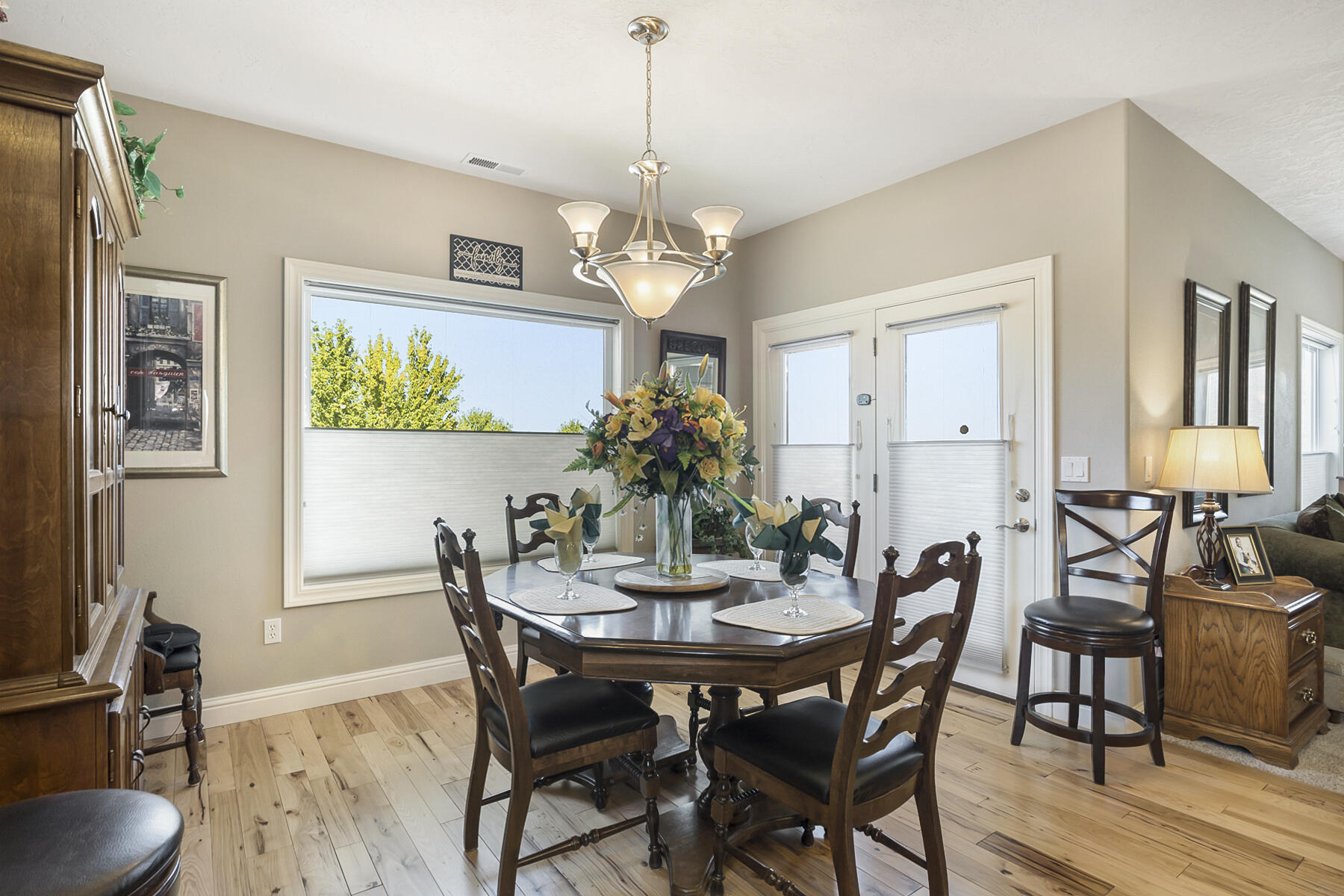 4167 SW Majestic Avenue