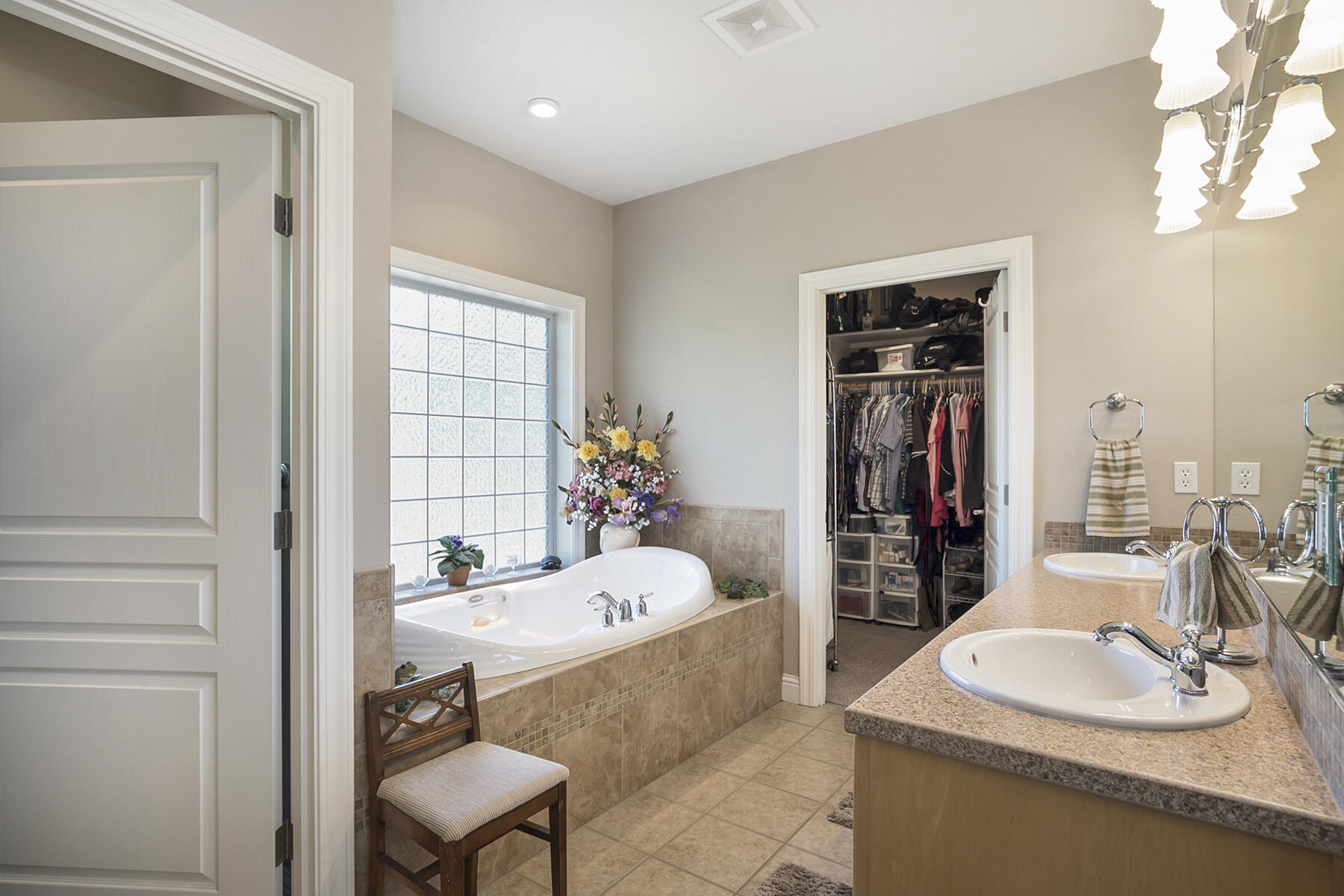 4167 SW Majestic Avenue