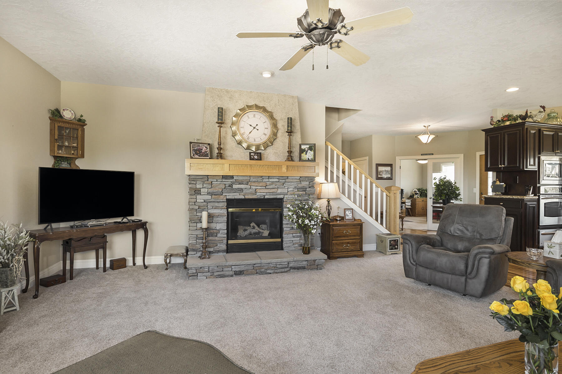 4167 SW Majestic Avenue