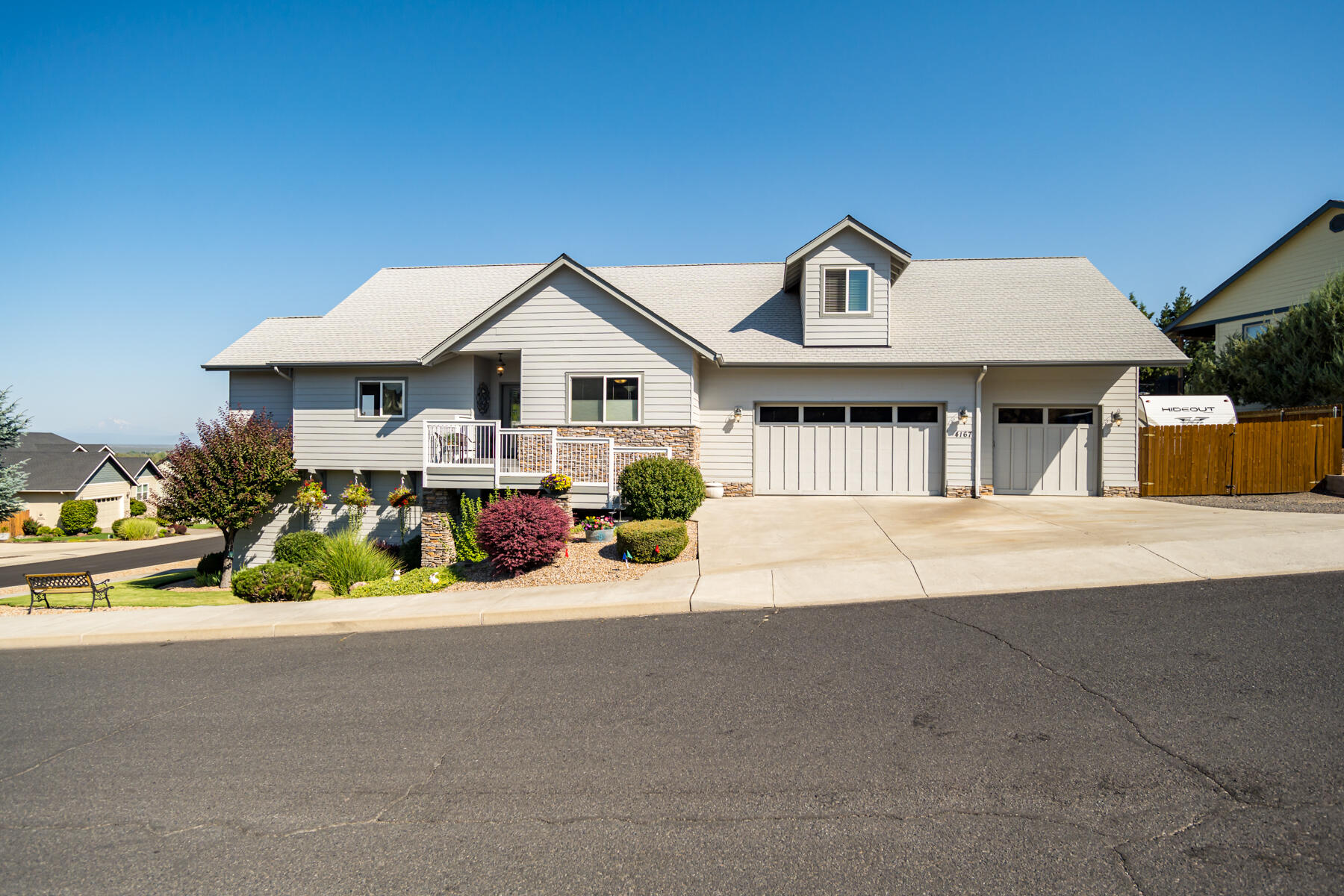 4167 SW Majestic Avenue