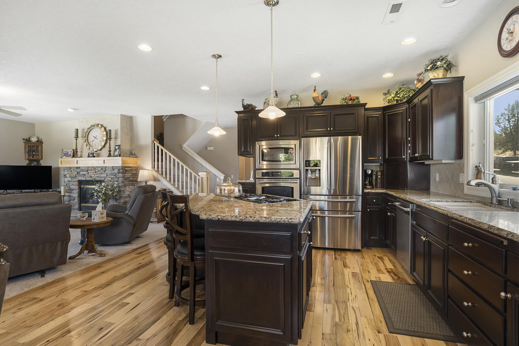 4167 SW Majestic Avenue