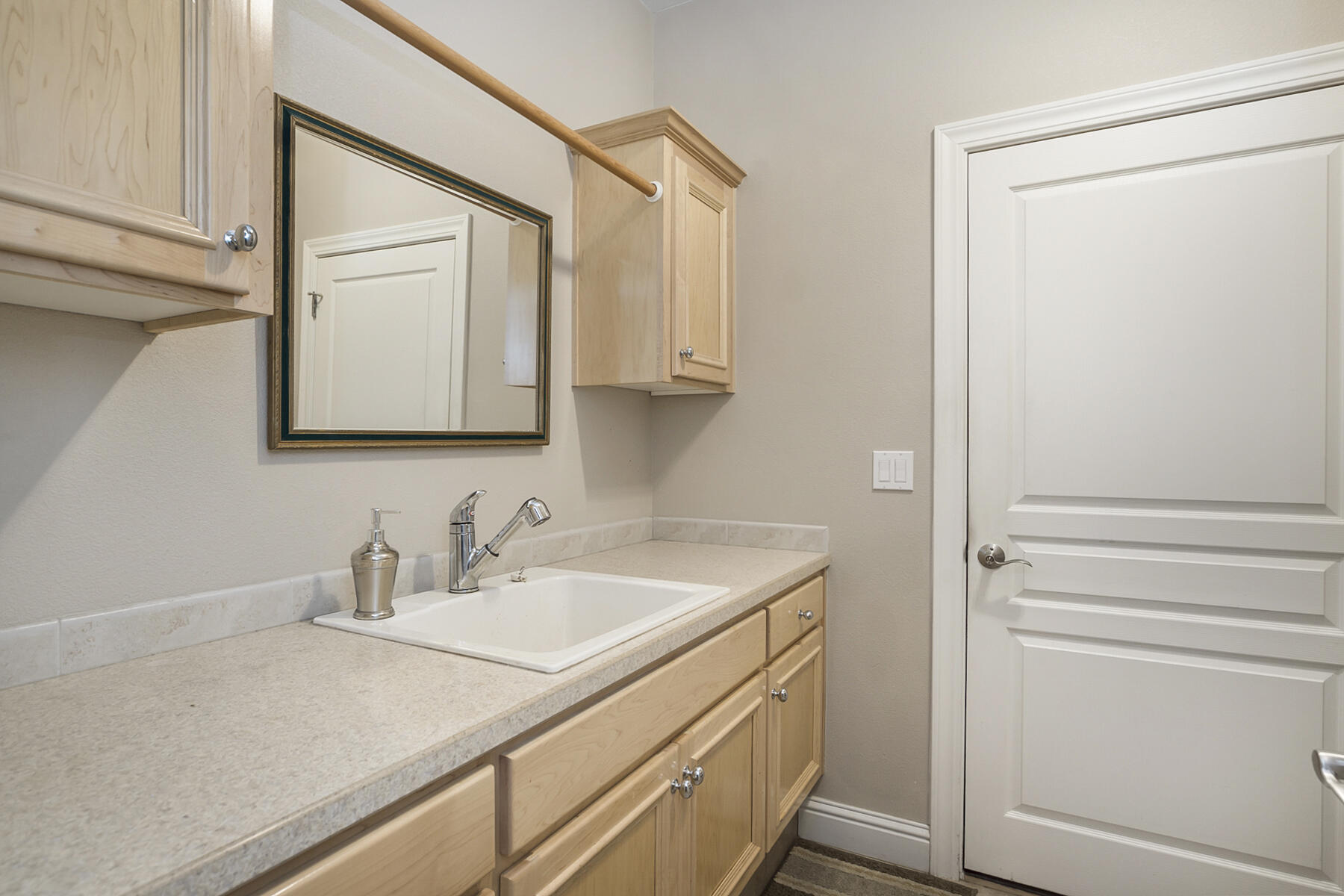 4167 SW Majestic Avenue