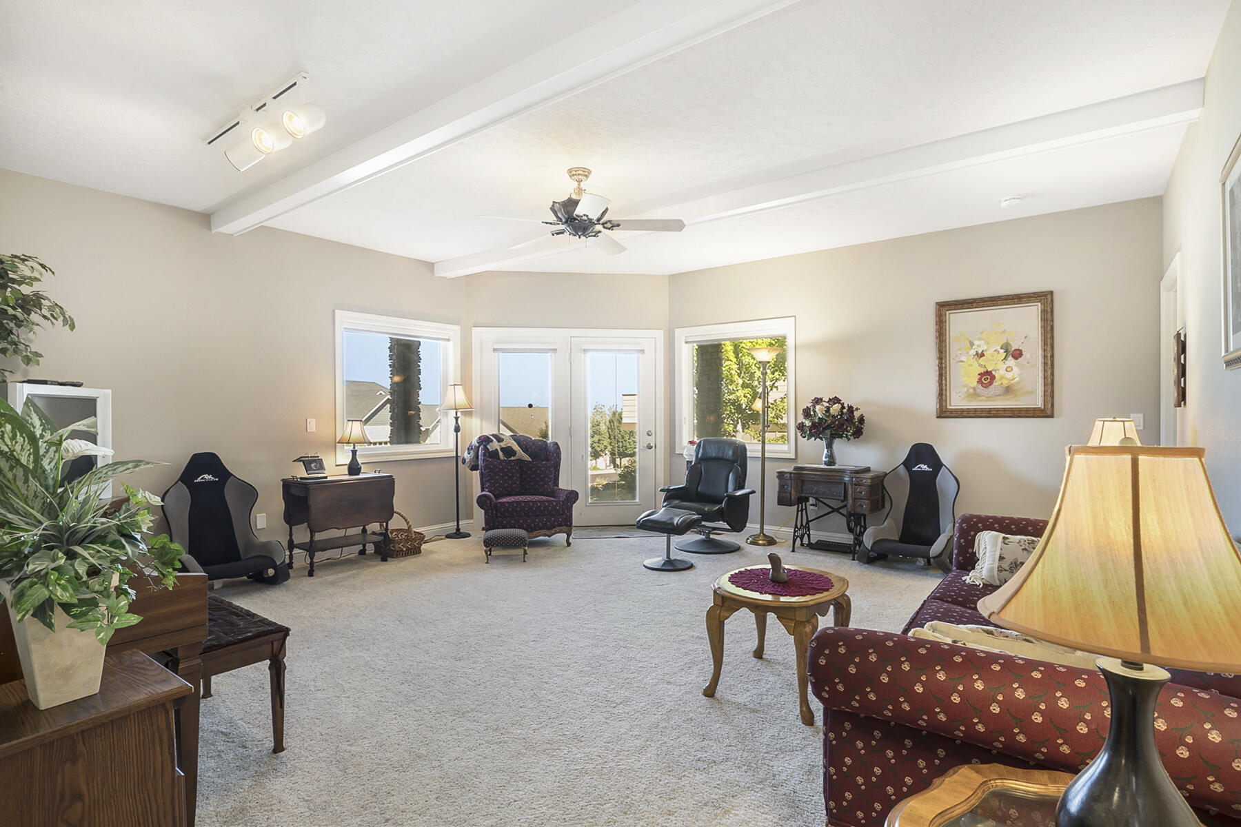 4167 SW Majestic Avenue