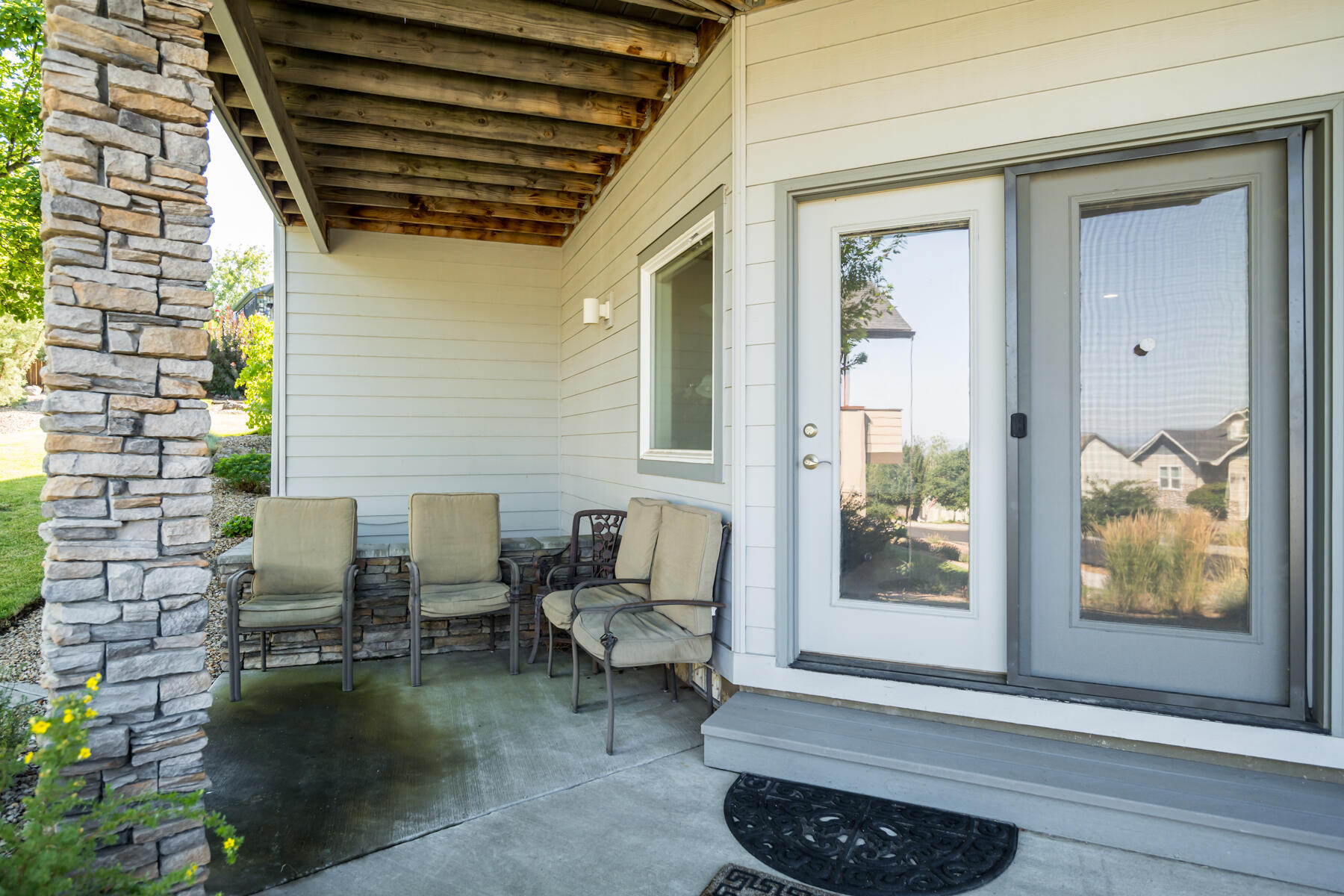 4167 SW Majestic Avenue