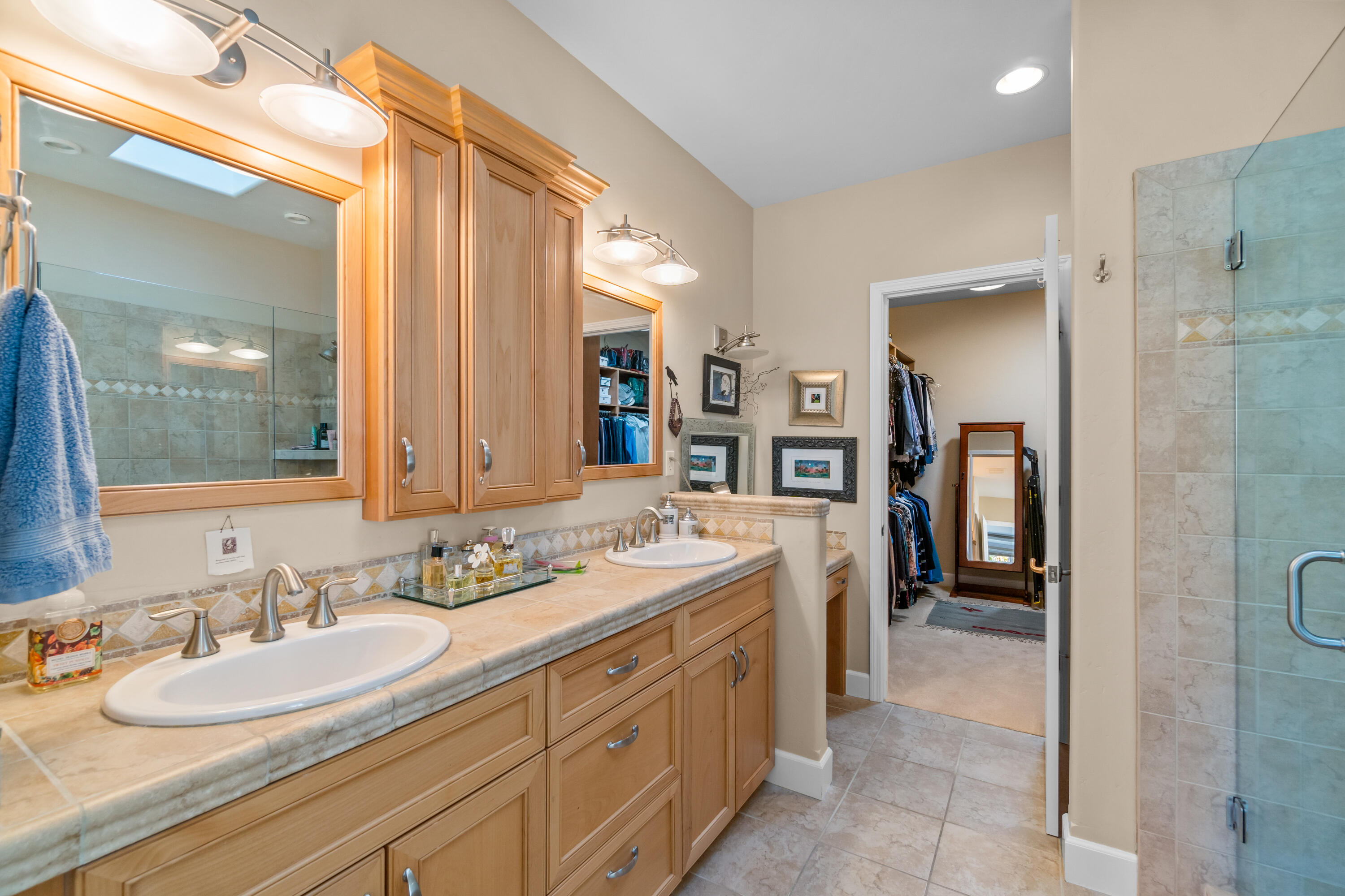 2551 NW Brickyard Street