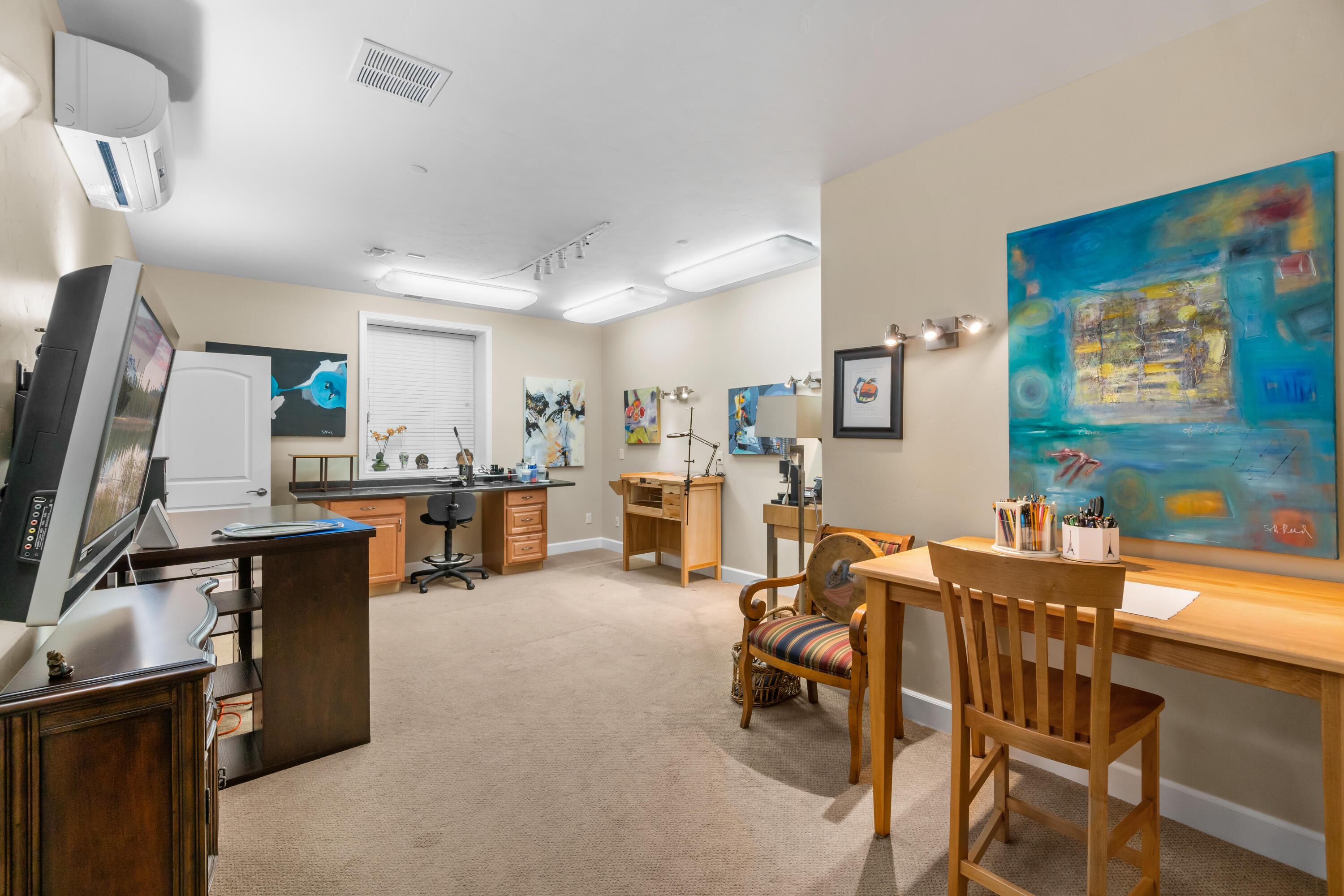 2551 NW Brickyard Street