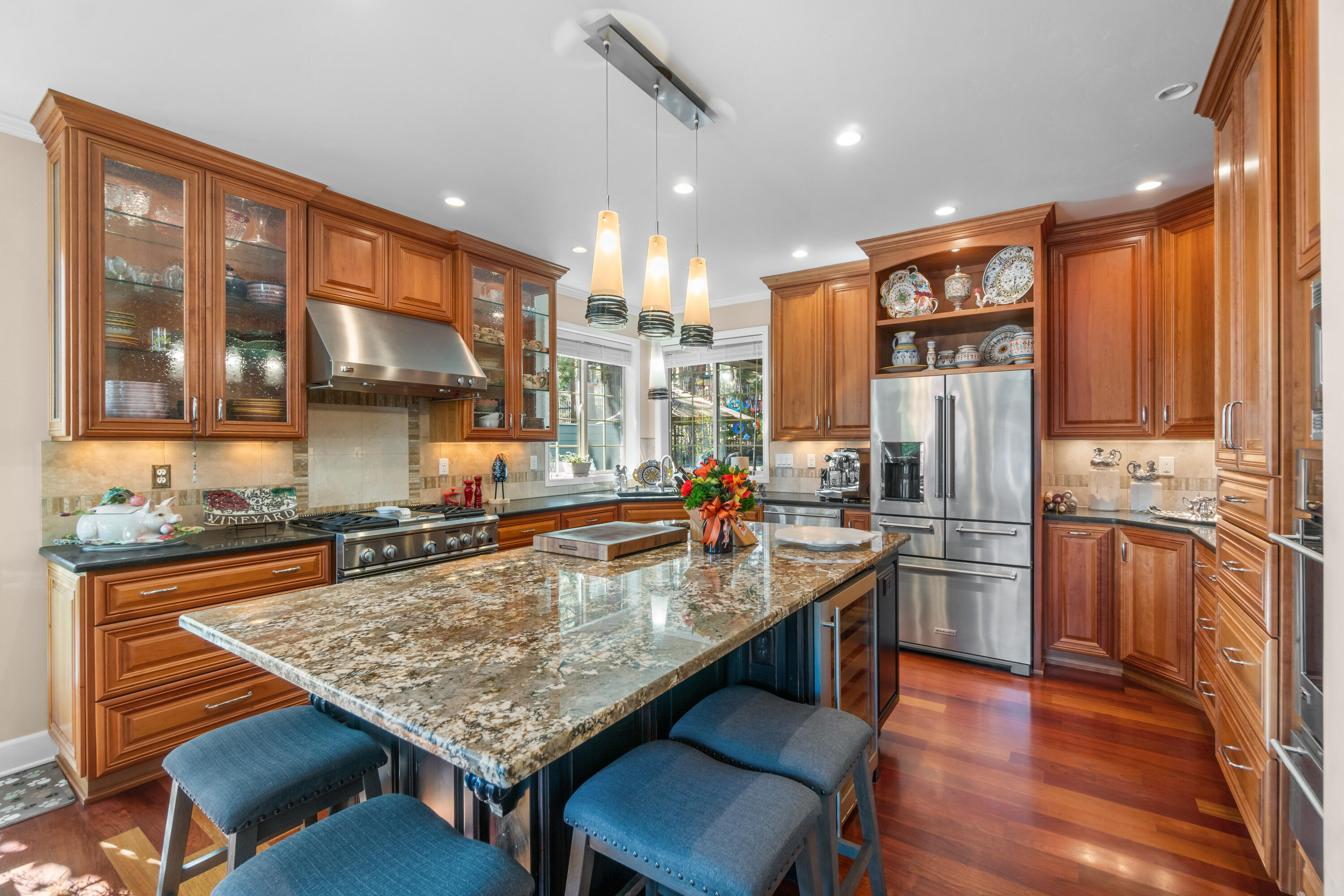 2551 NW Brickyard Street