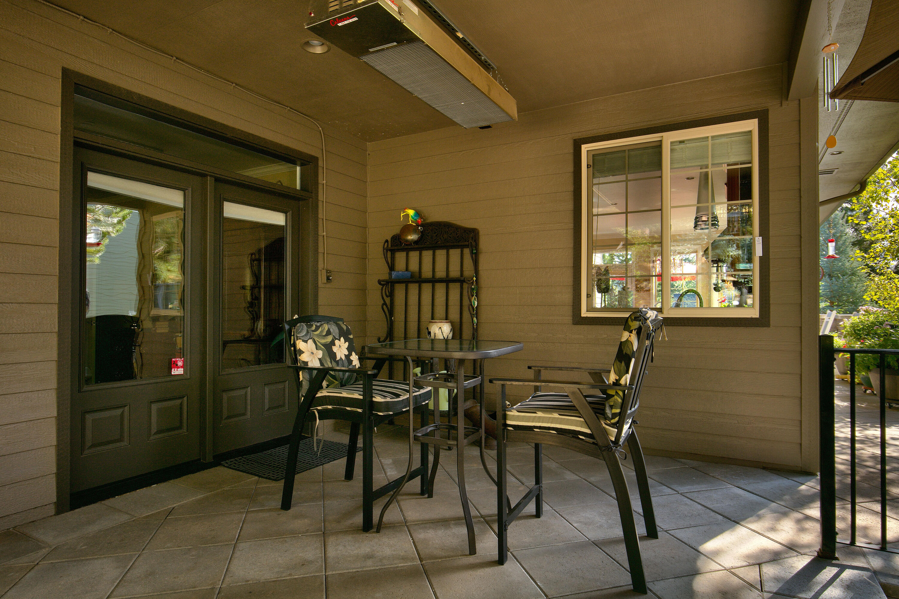 2551 NW Brickyard Street