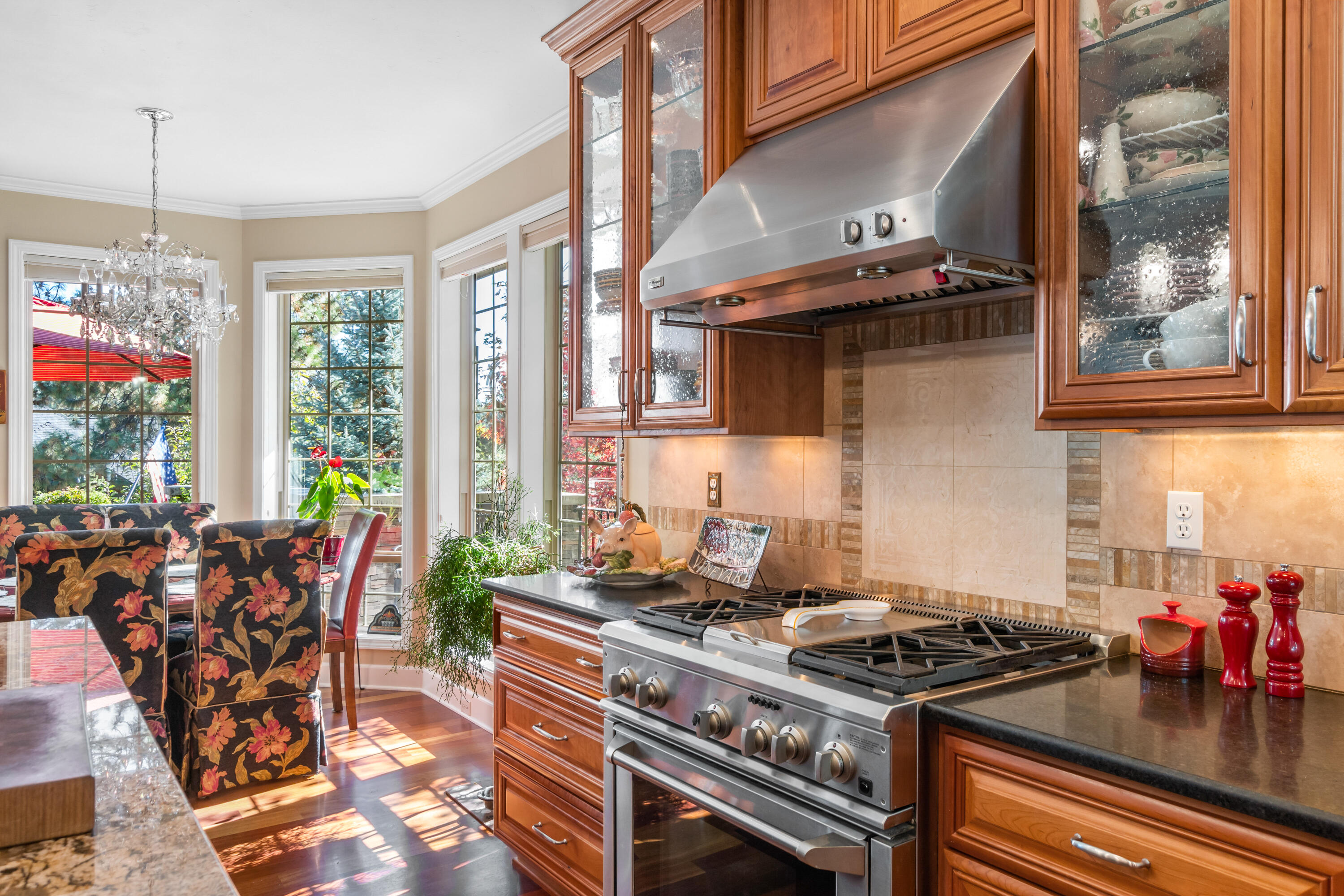 2551 NW Brickyard Street