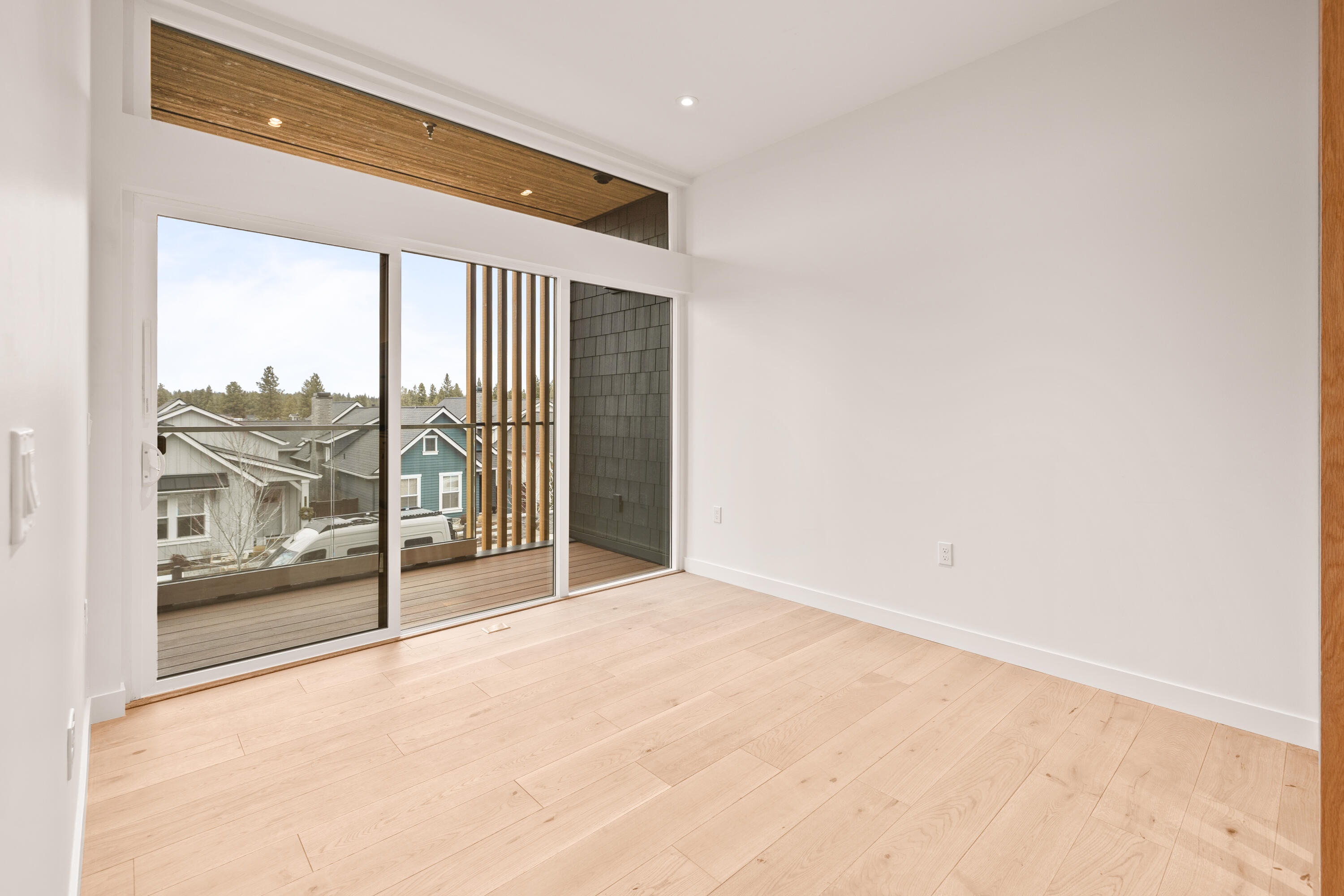 2745 NW Ordway Avenue, 206