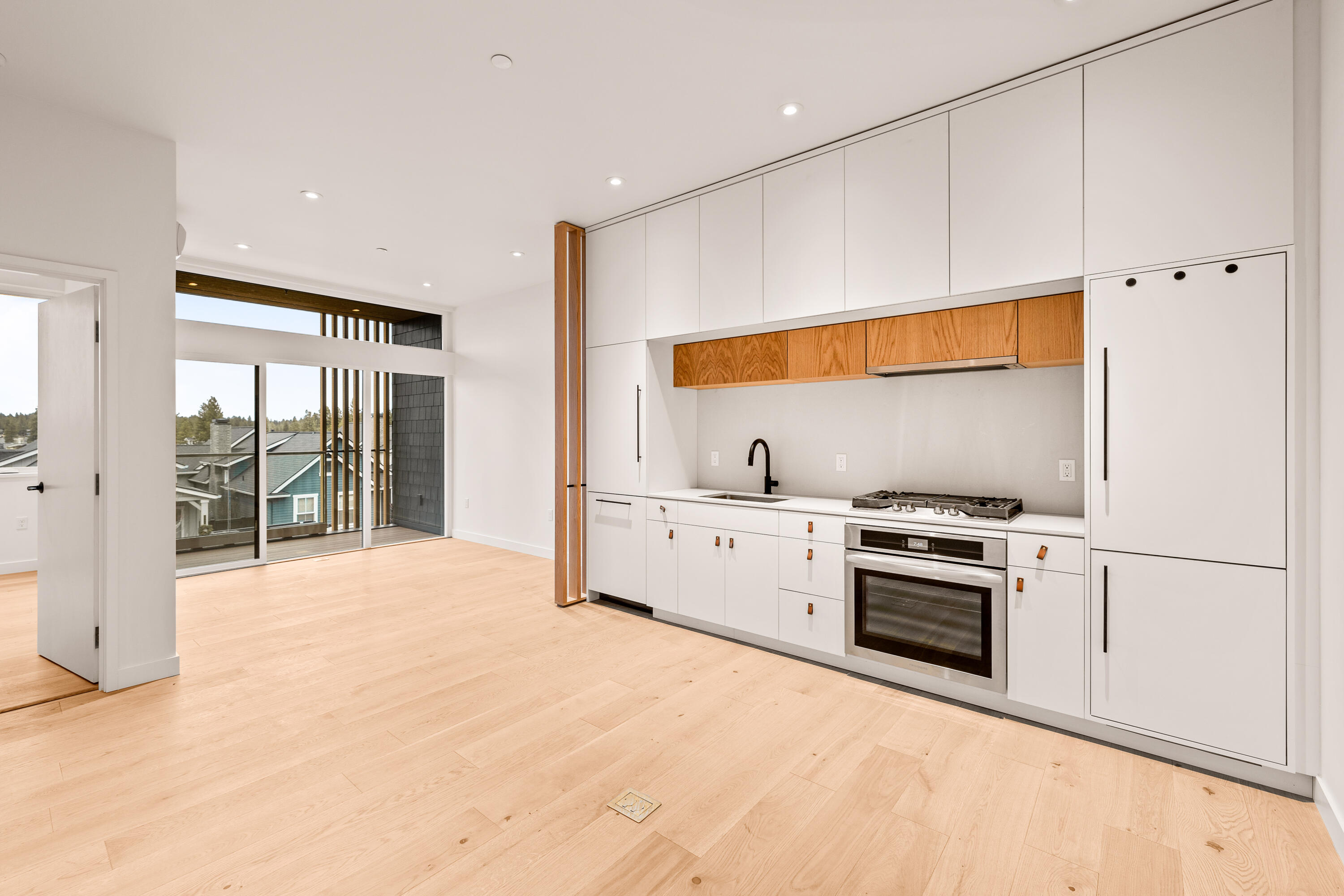 2745 NW Ordway Avenue, 206