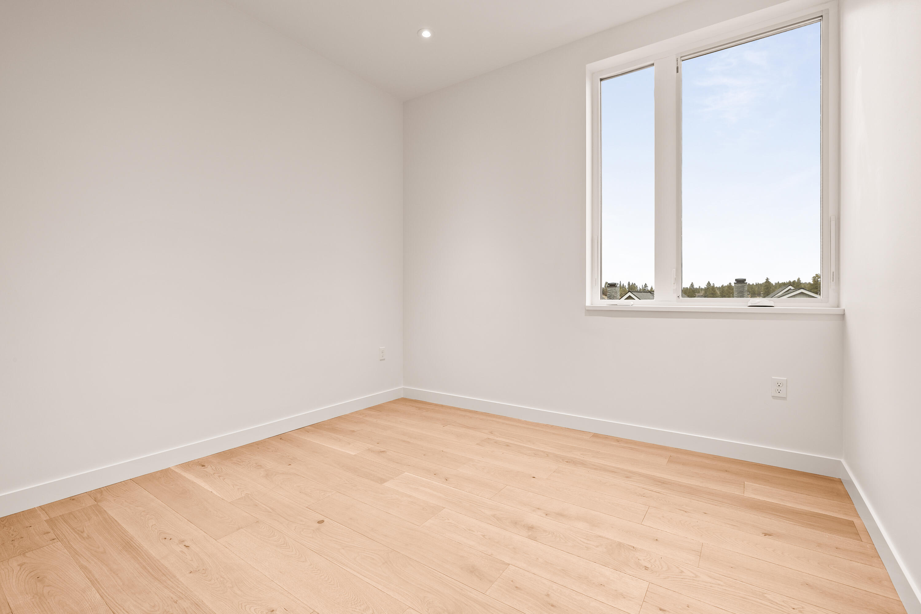 2745 NW Ordway Avenue, 206