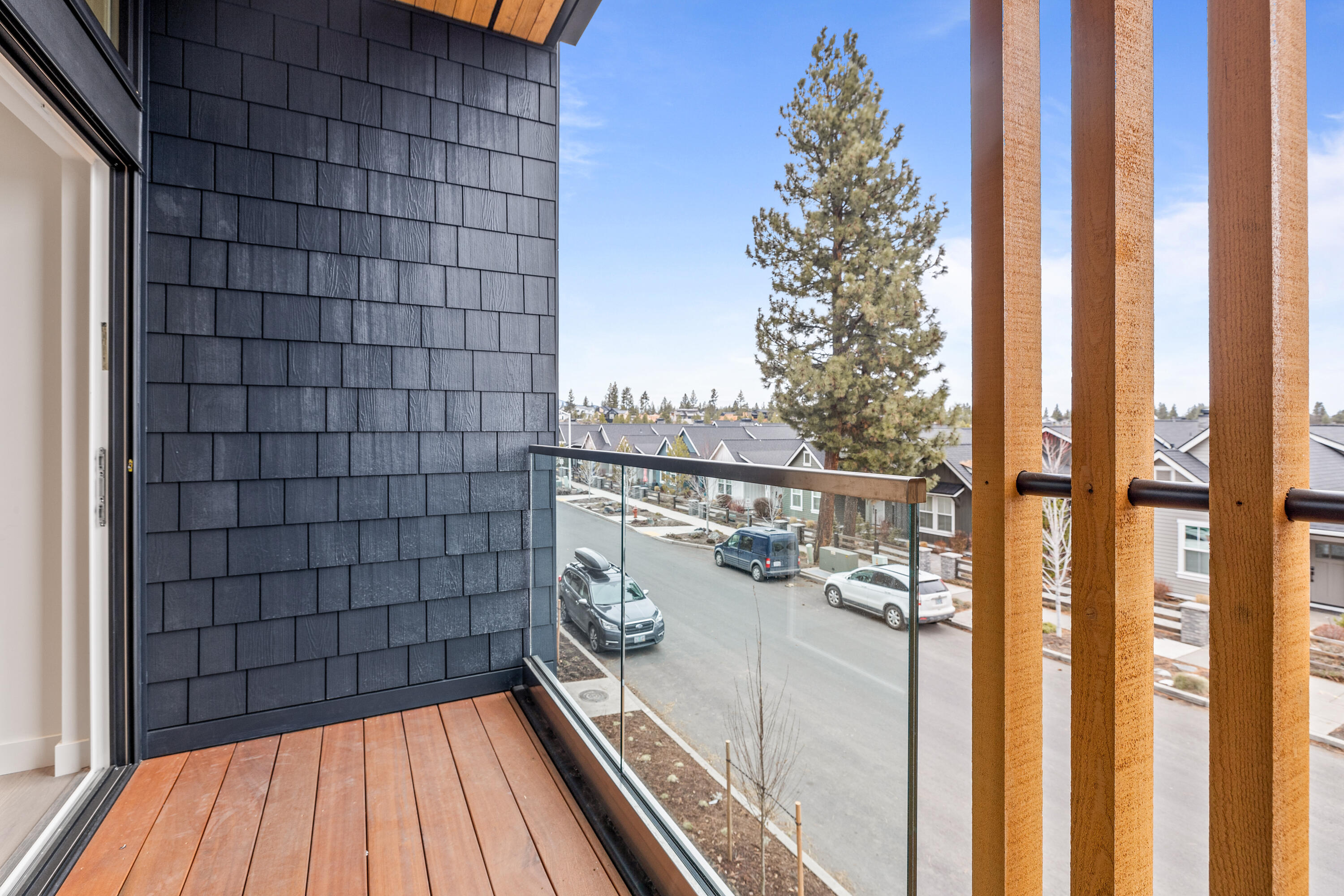 2745 NW Ordway Avenue, 206