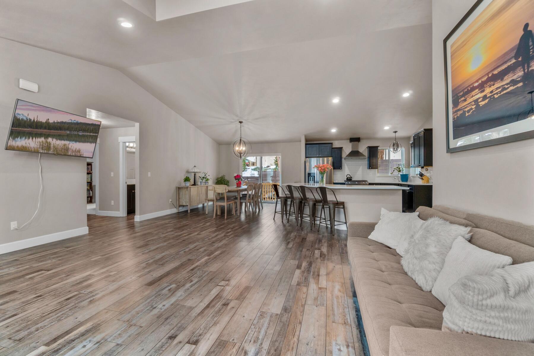 2929 NW Chardonnay Lane