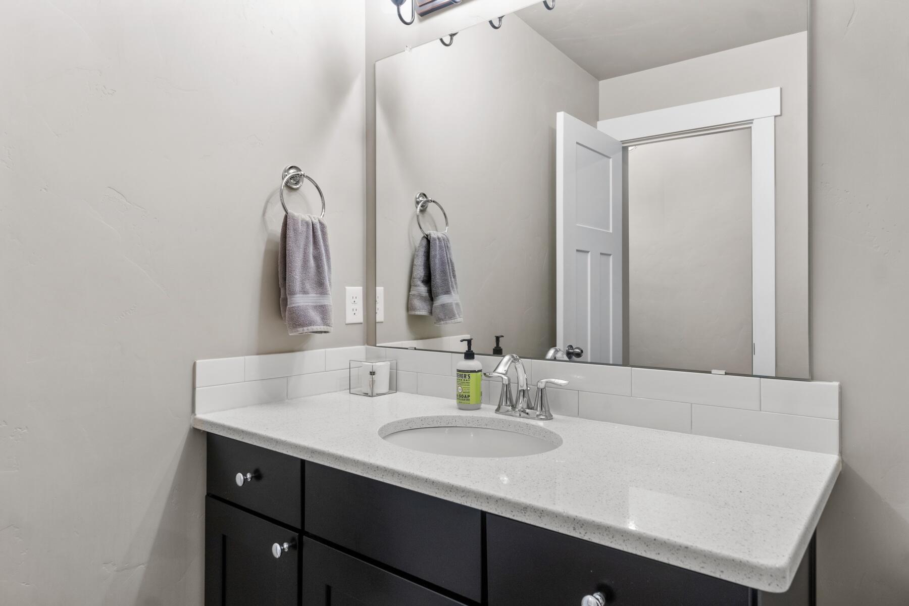 2929 NW Chardonnay Lane