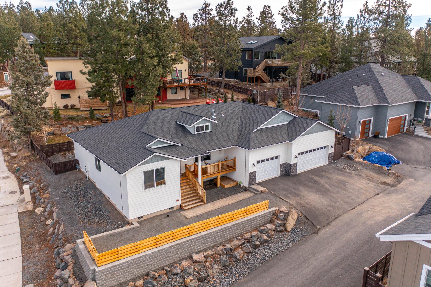 2929 NW Chardonnay Lane