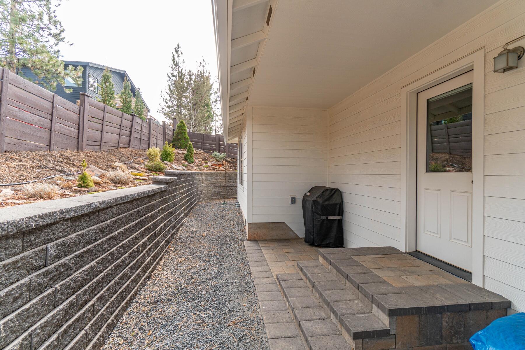 2929 NW Chardonnay Lane