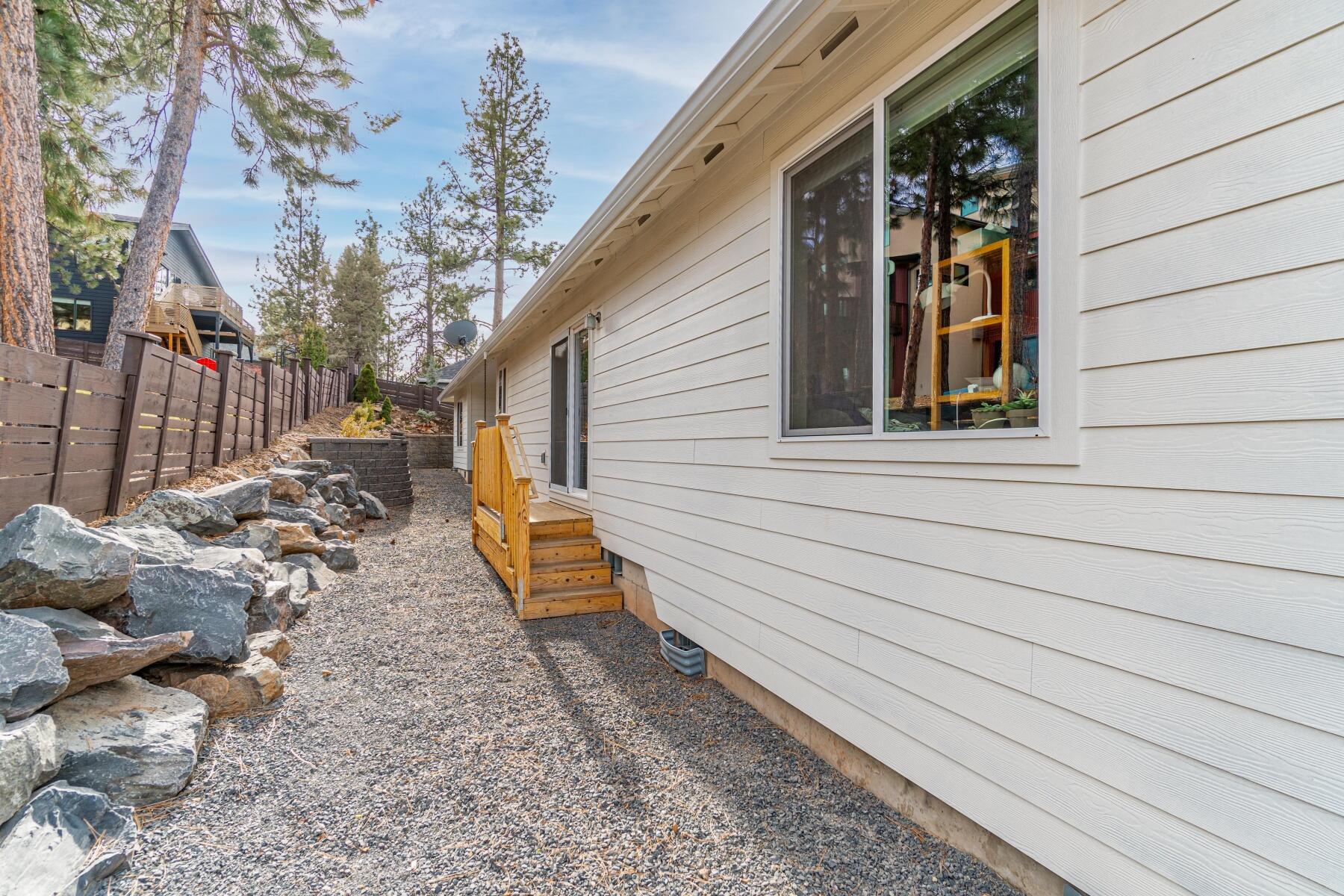 2929 NW Chardonnay Lane