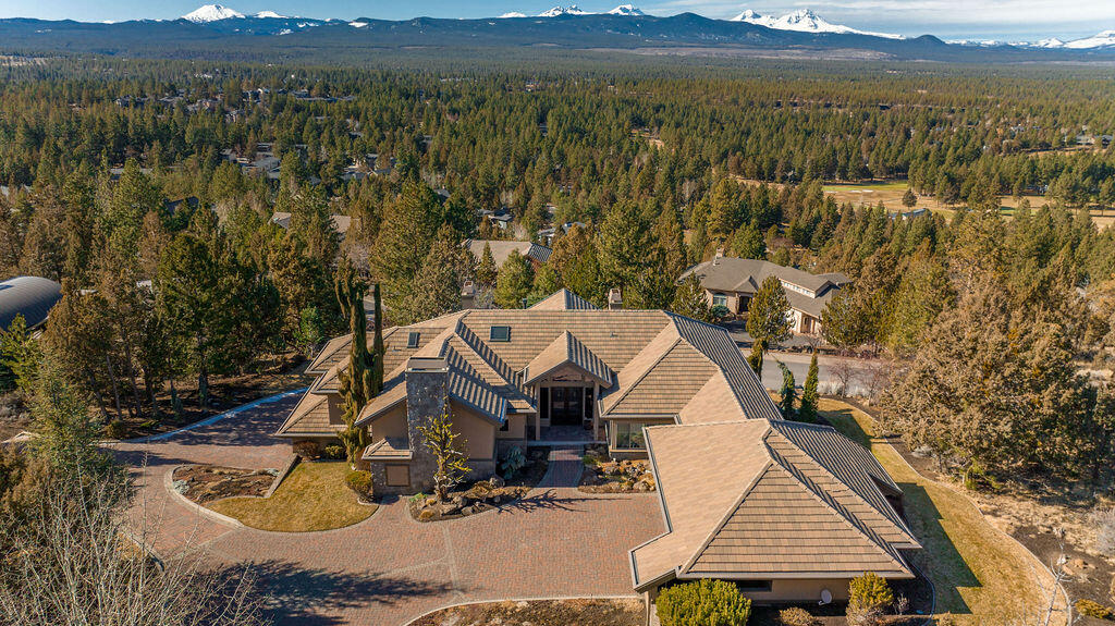 2806 NW Nightfall Circle