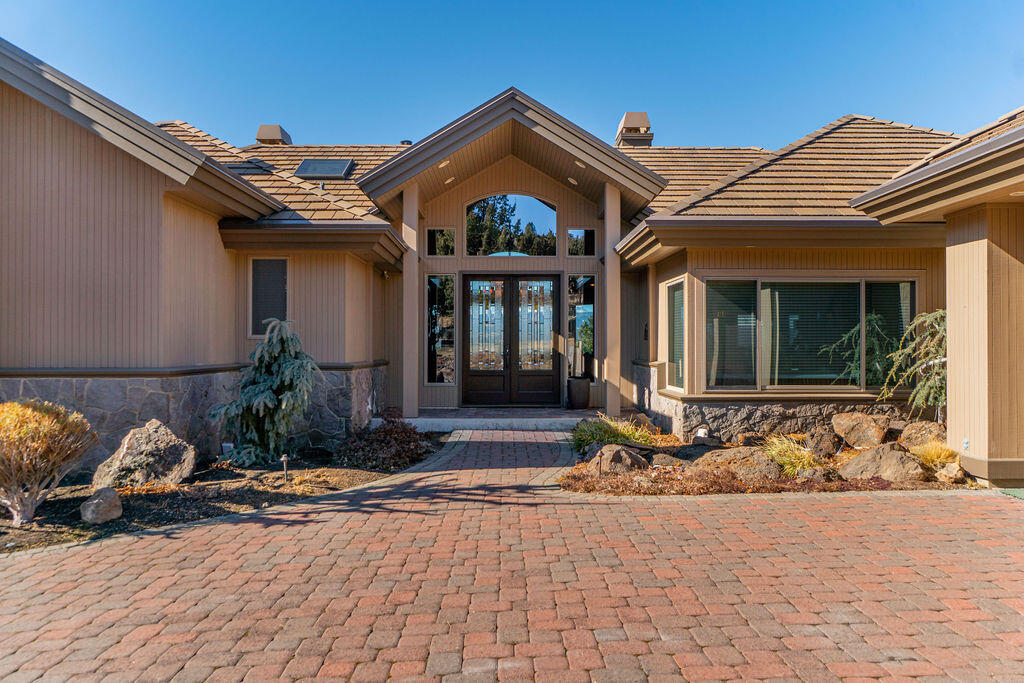 2806 NW Nightfall Circle