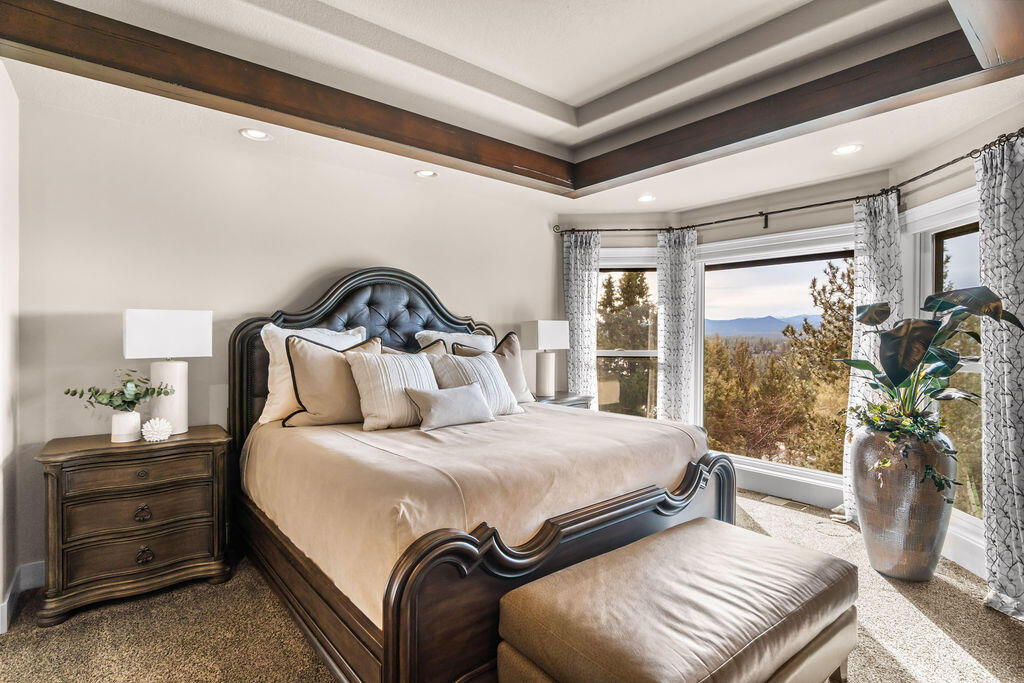 2806 NW Nightfall Circle