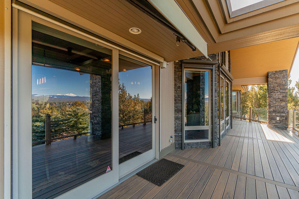 2806 NW Nightfall Circle