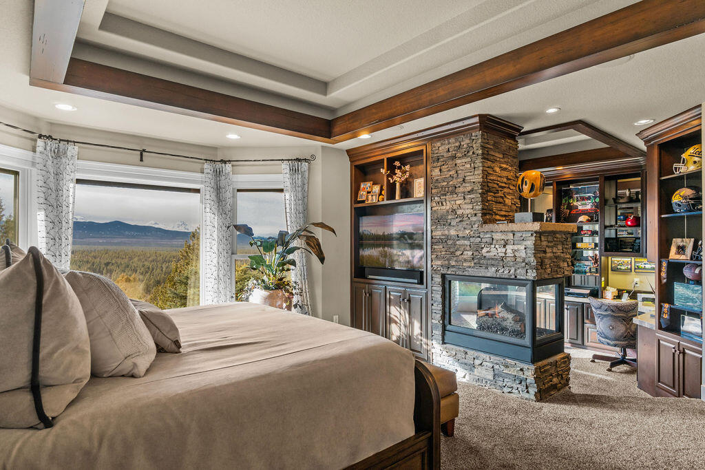 2806 NW Nightfall Circle